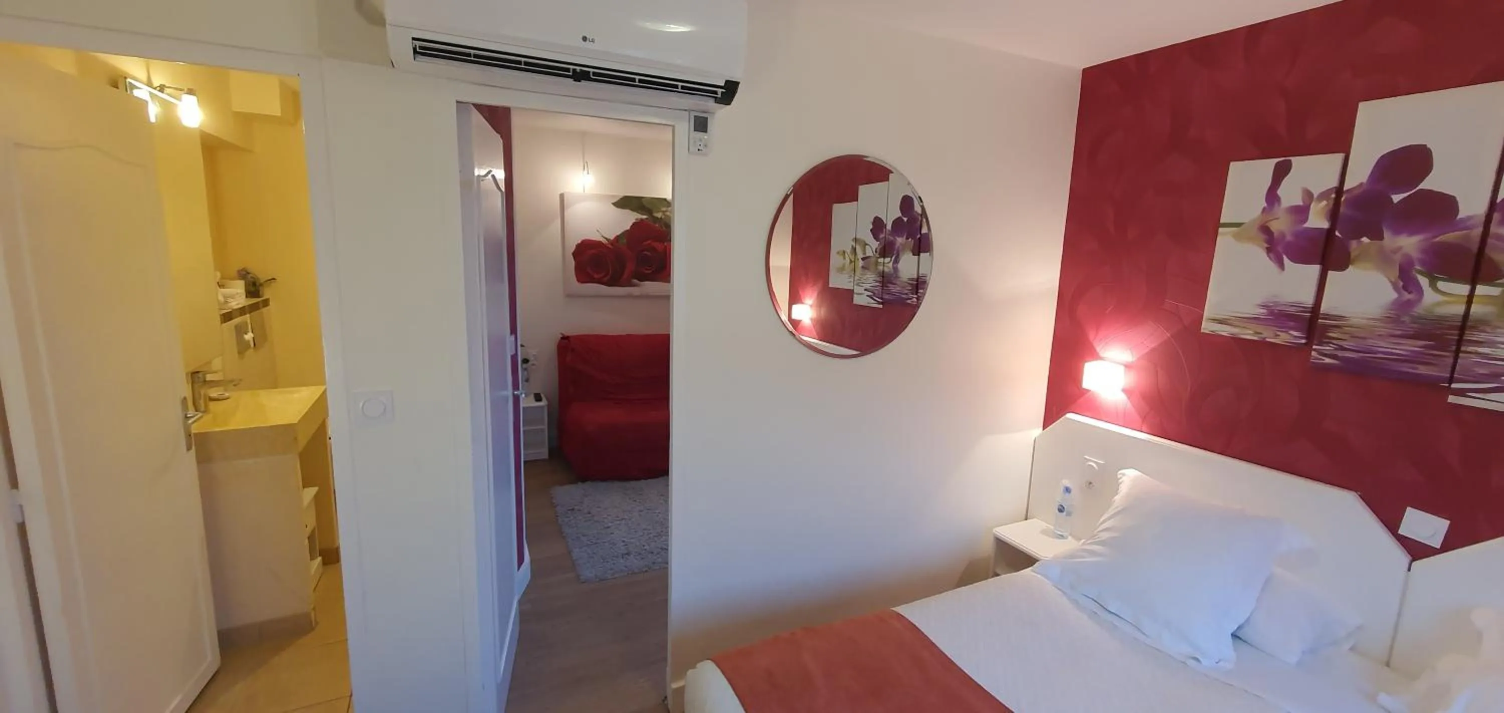 Bed in Hotel Cote d'Argent