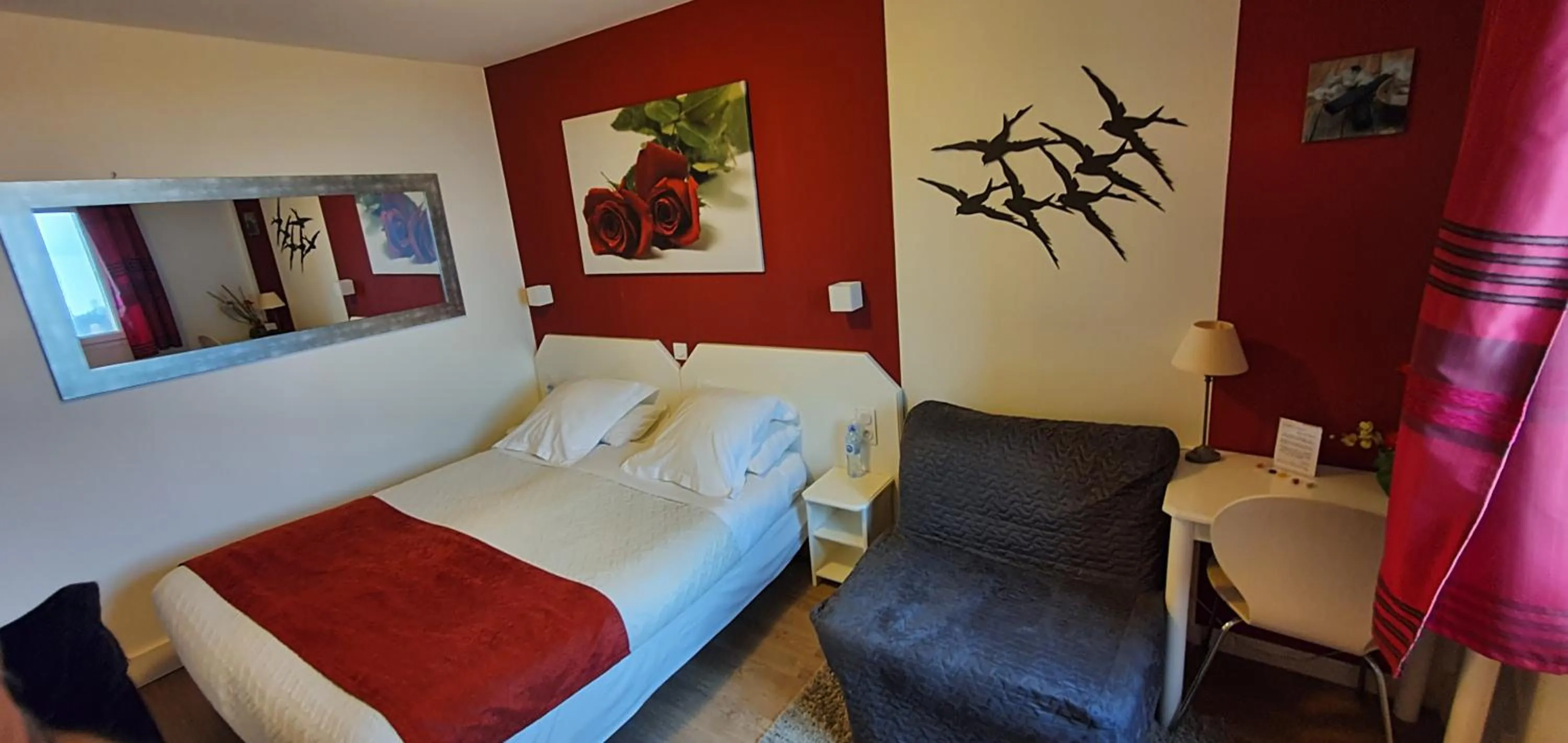 Bed in Hotel Cote d'Argent