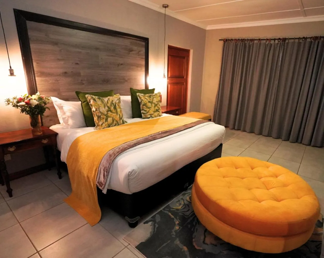 Bed in Coach House Hotel & Spa Tzaneen