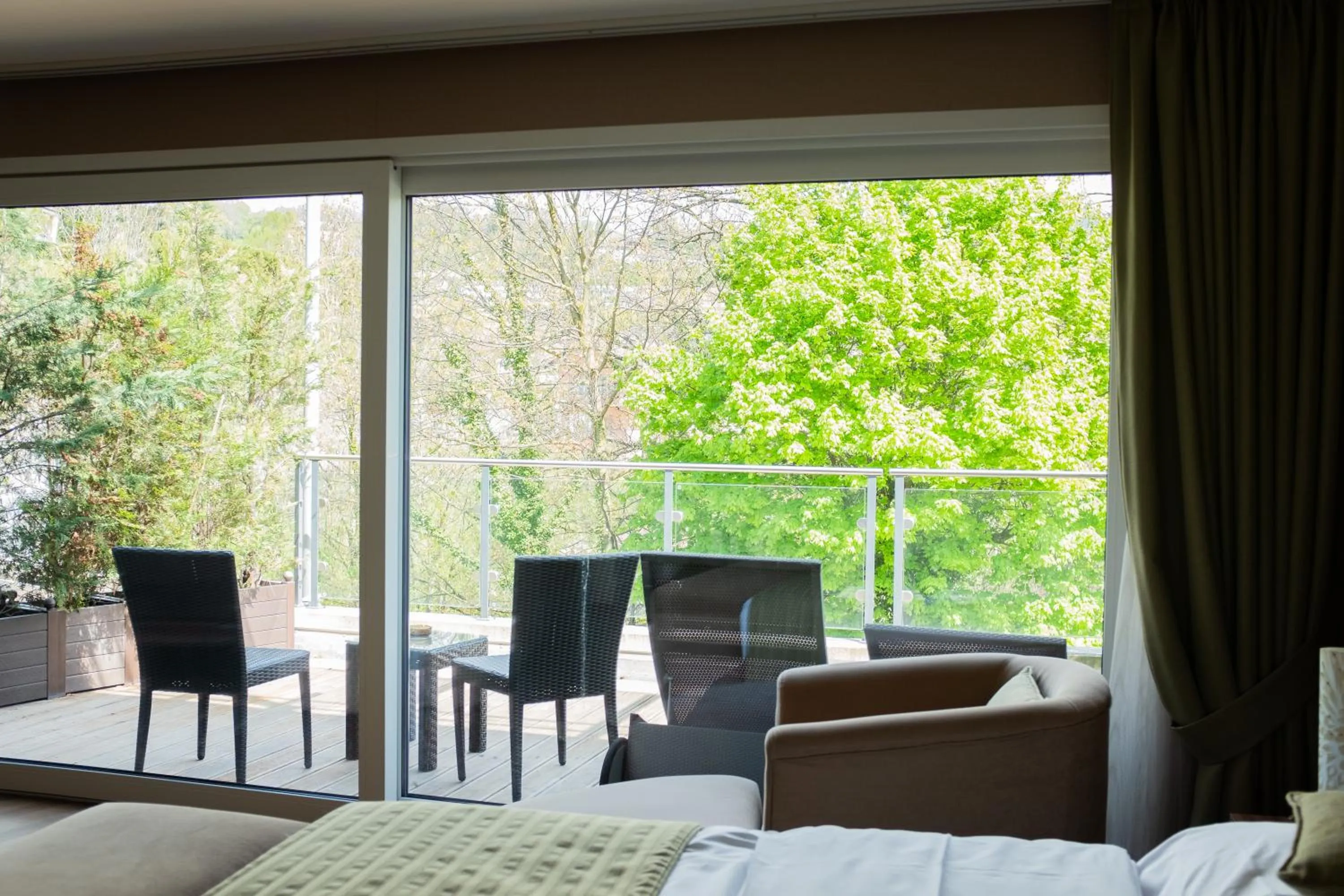 Spring, Bed in Baron Tavernier Hotel Restaurant & SPA