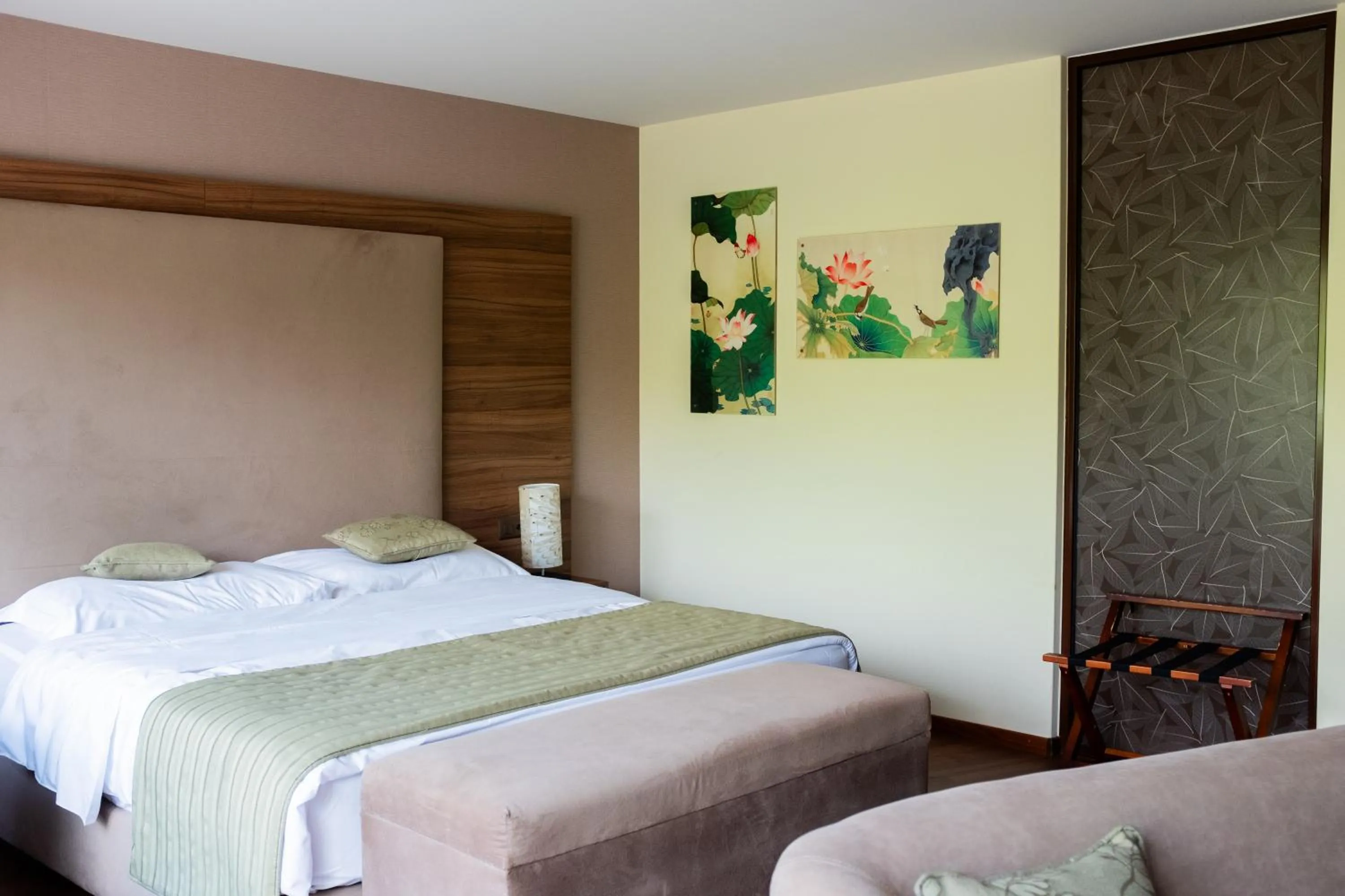 Bed in Baron Tavernier Hotel Restaurant & SPA