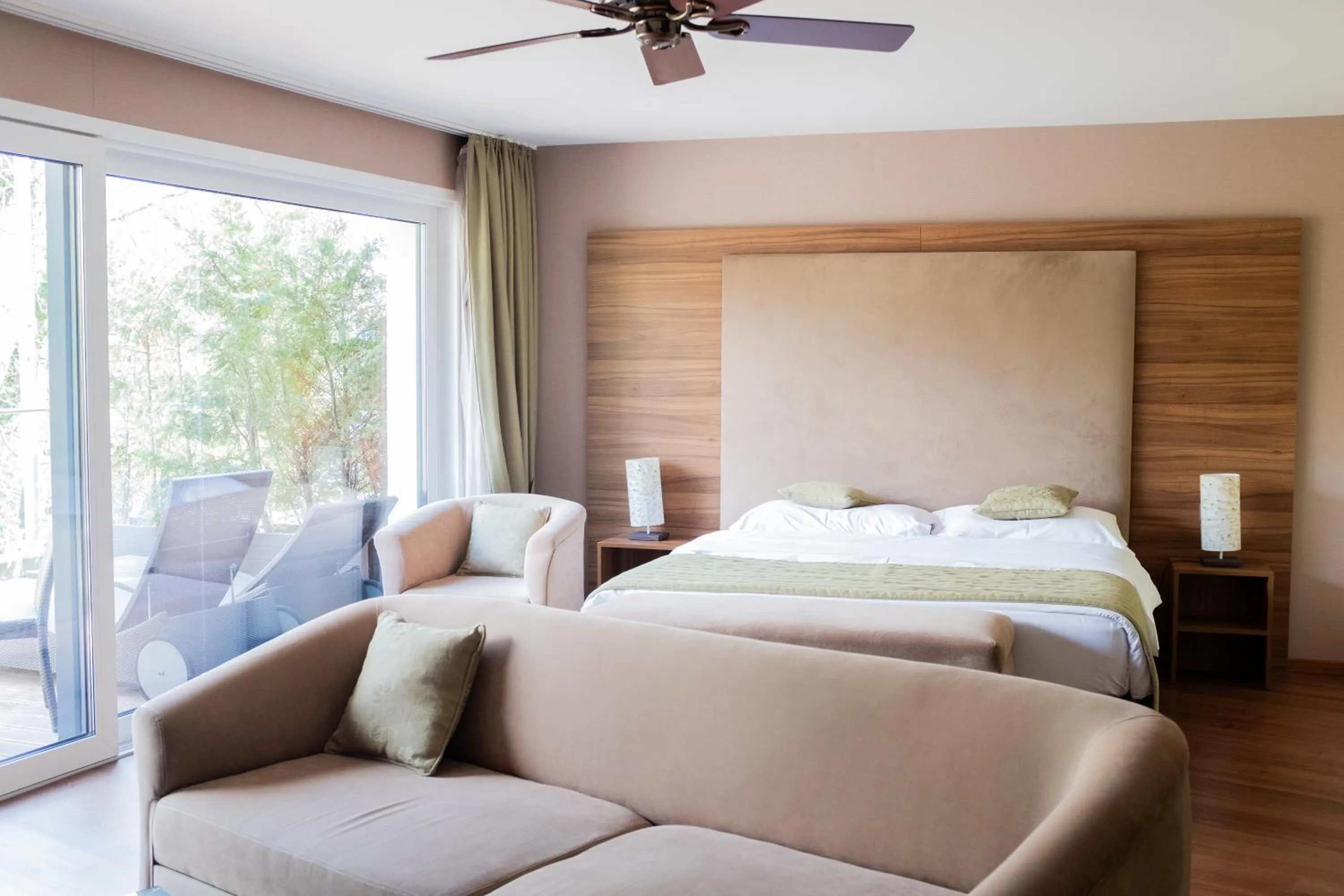 Bed in Baron Tavernier Hotel Restaurant & SPA