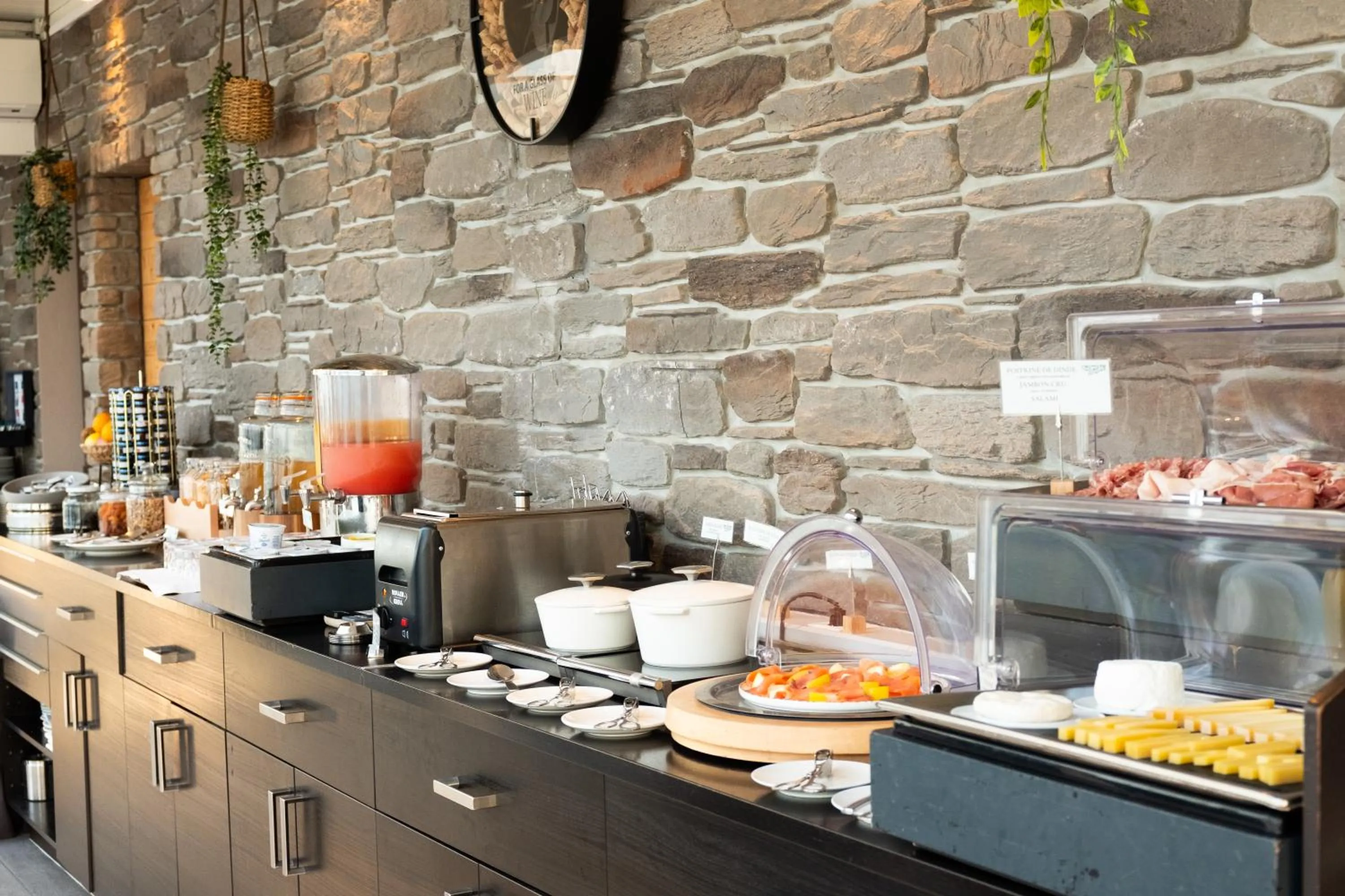 Restaurant/places to eat in Baron Tavernier Hotel Restaurant & SPA