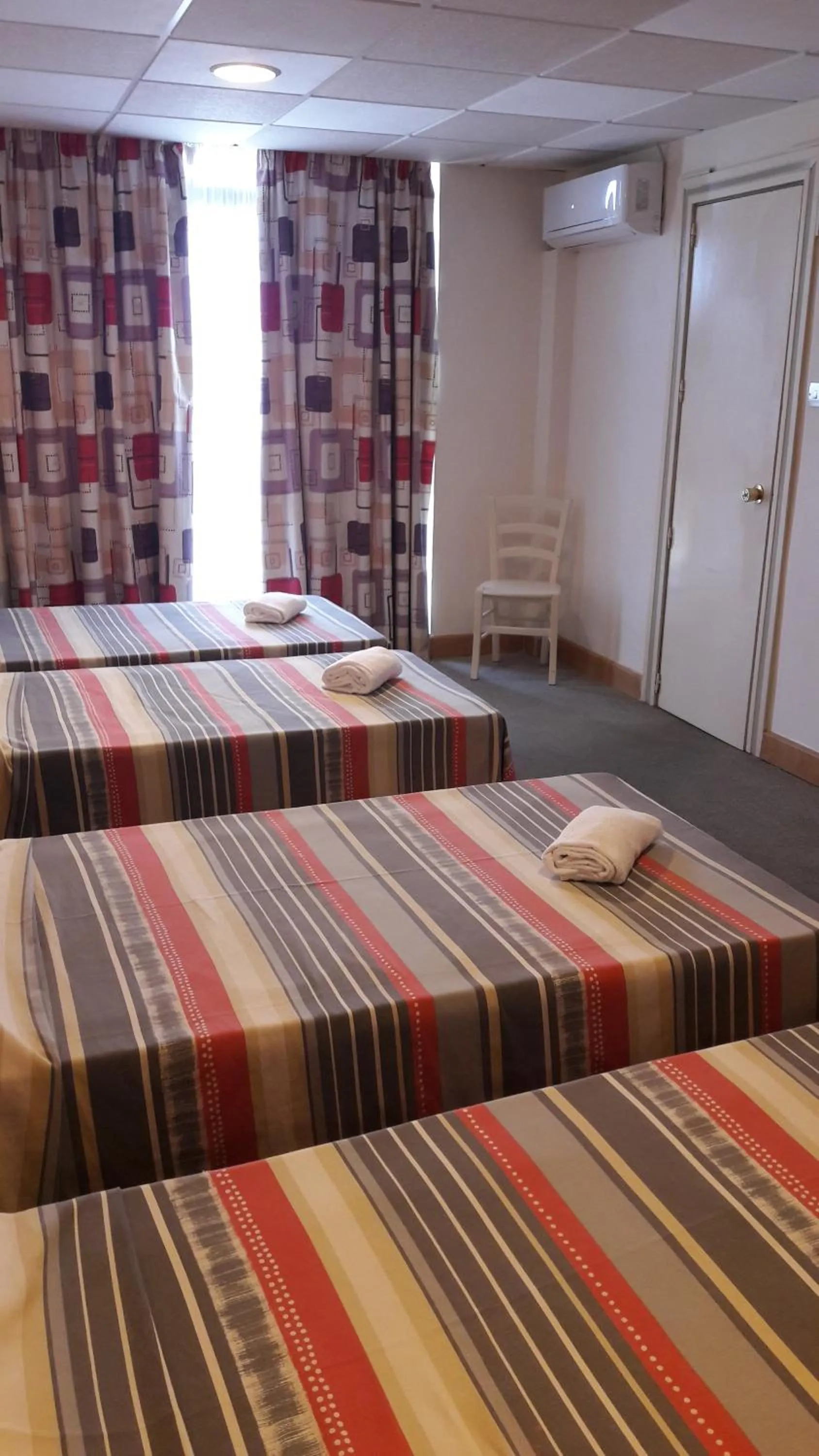 Bedroom, Bed in Tropicana Hotel