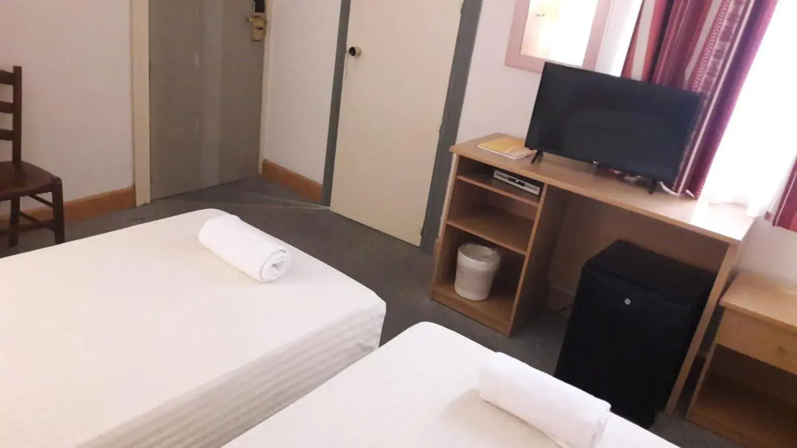 Economy Twin Room in Tropicana Hotel Economy Twin Room in Tropicana Hotel