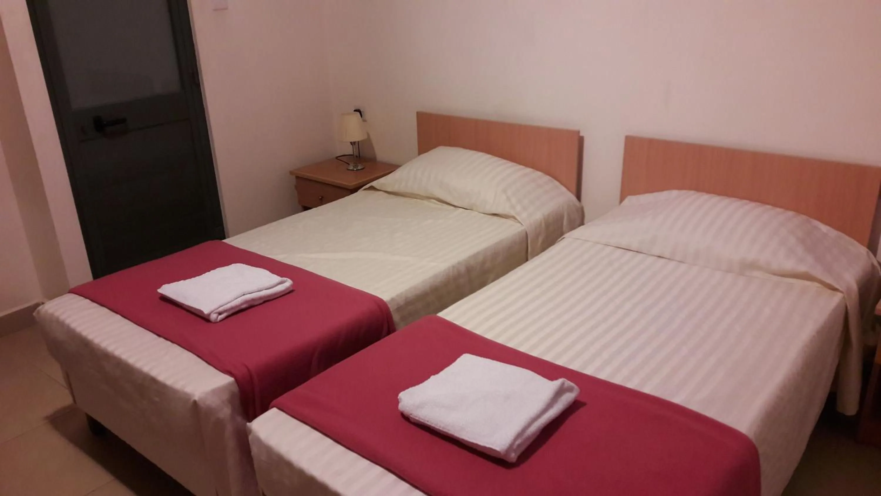 Bedroom, Bed in Tropicana Hotel