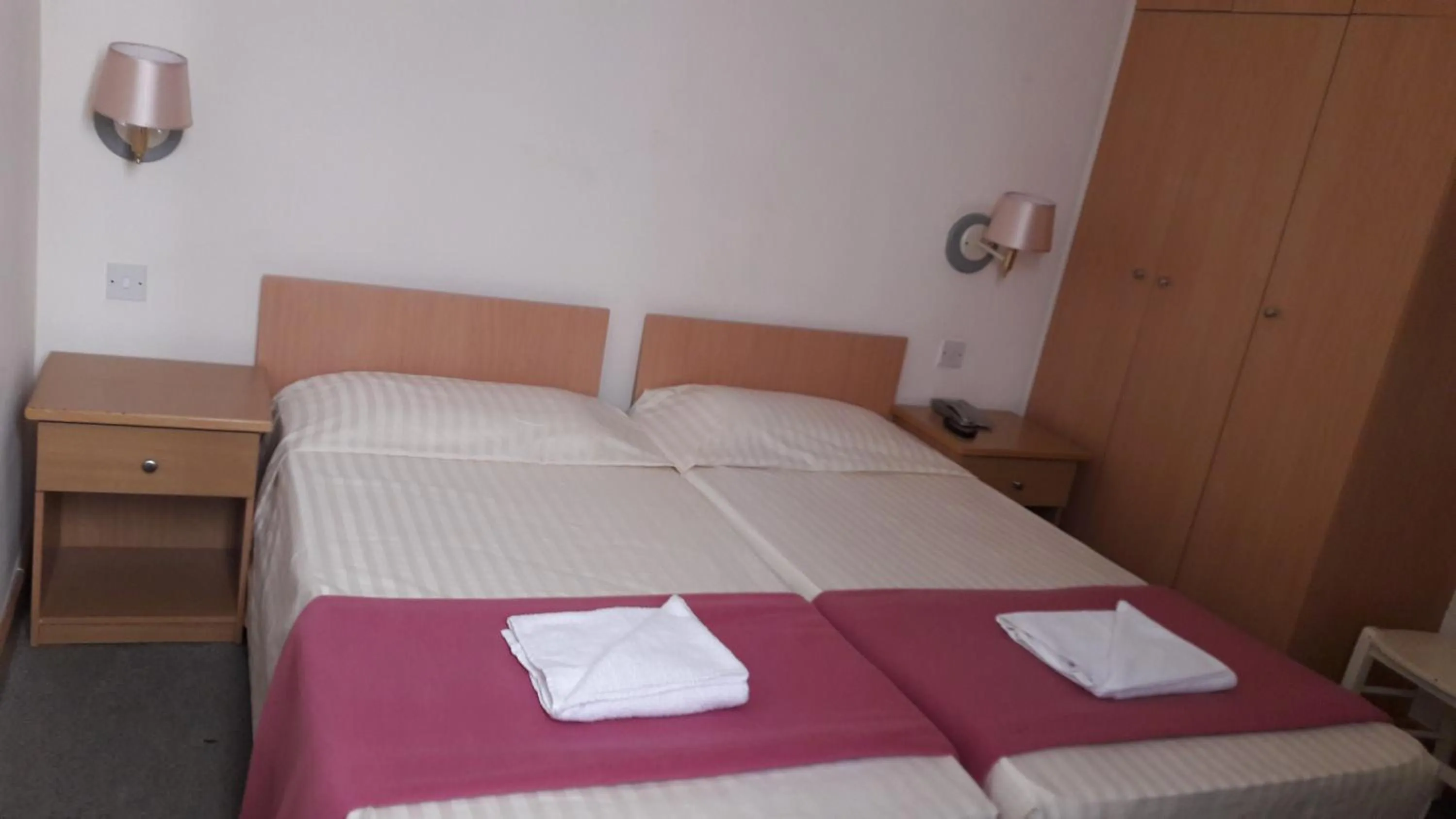 Bedroom, Bed in Tropicana Hotel