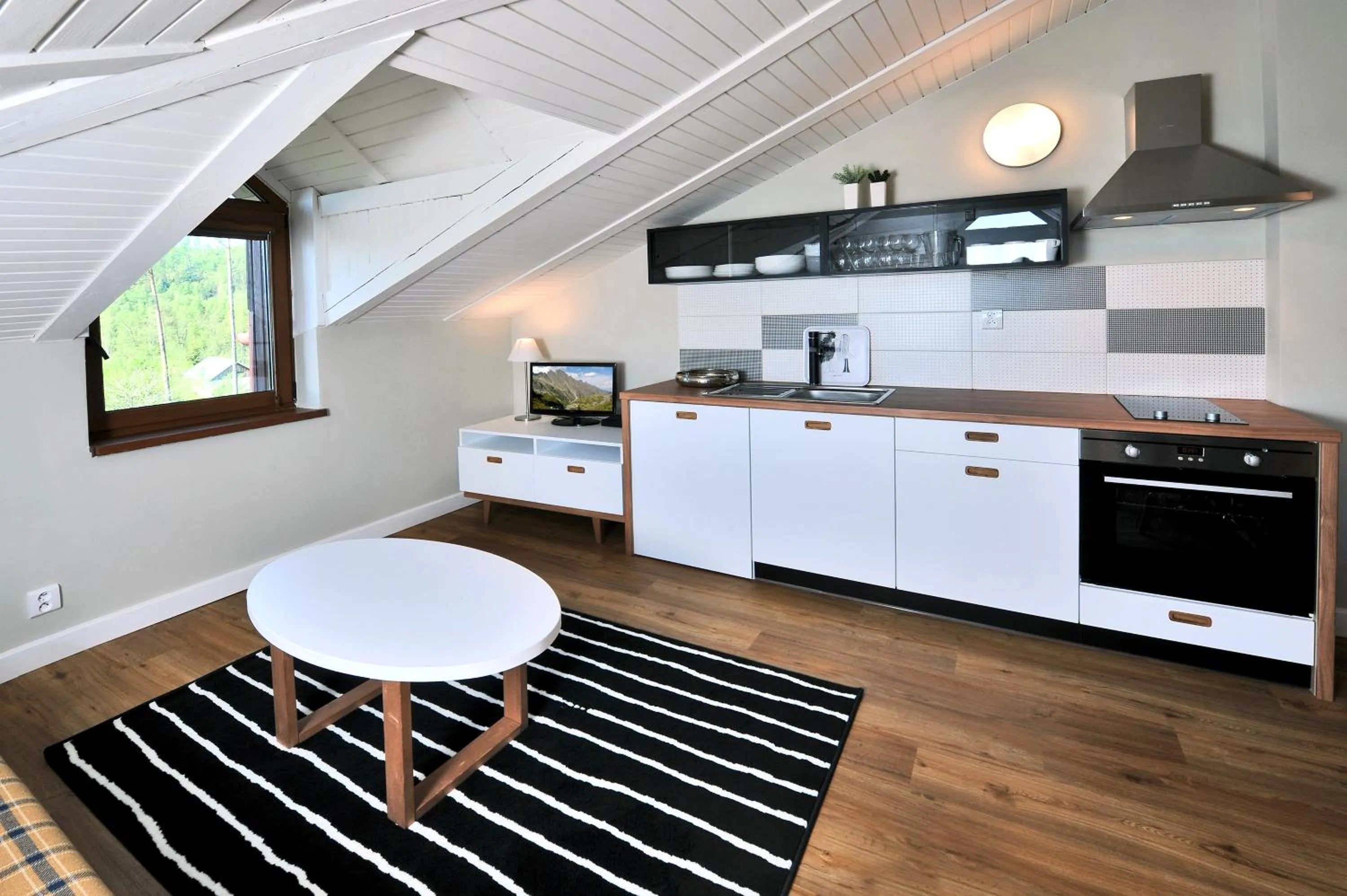 Photo of the whole room in APLEND Vila Beatrice