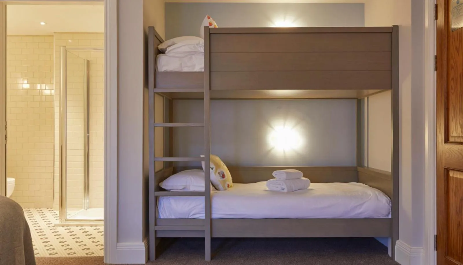 bunk bed, Bed in The Swan, Streatley, Berkshire