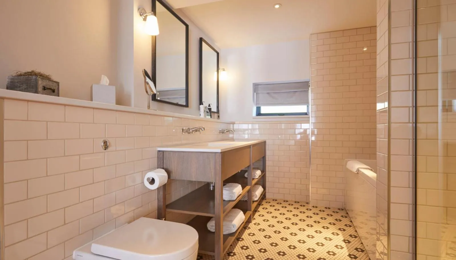 Bathroom in The Swan, Streatley, Berkshire