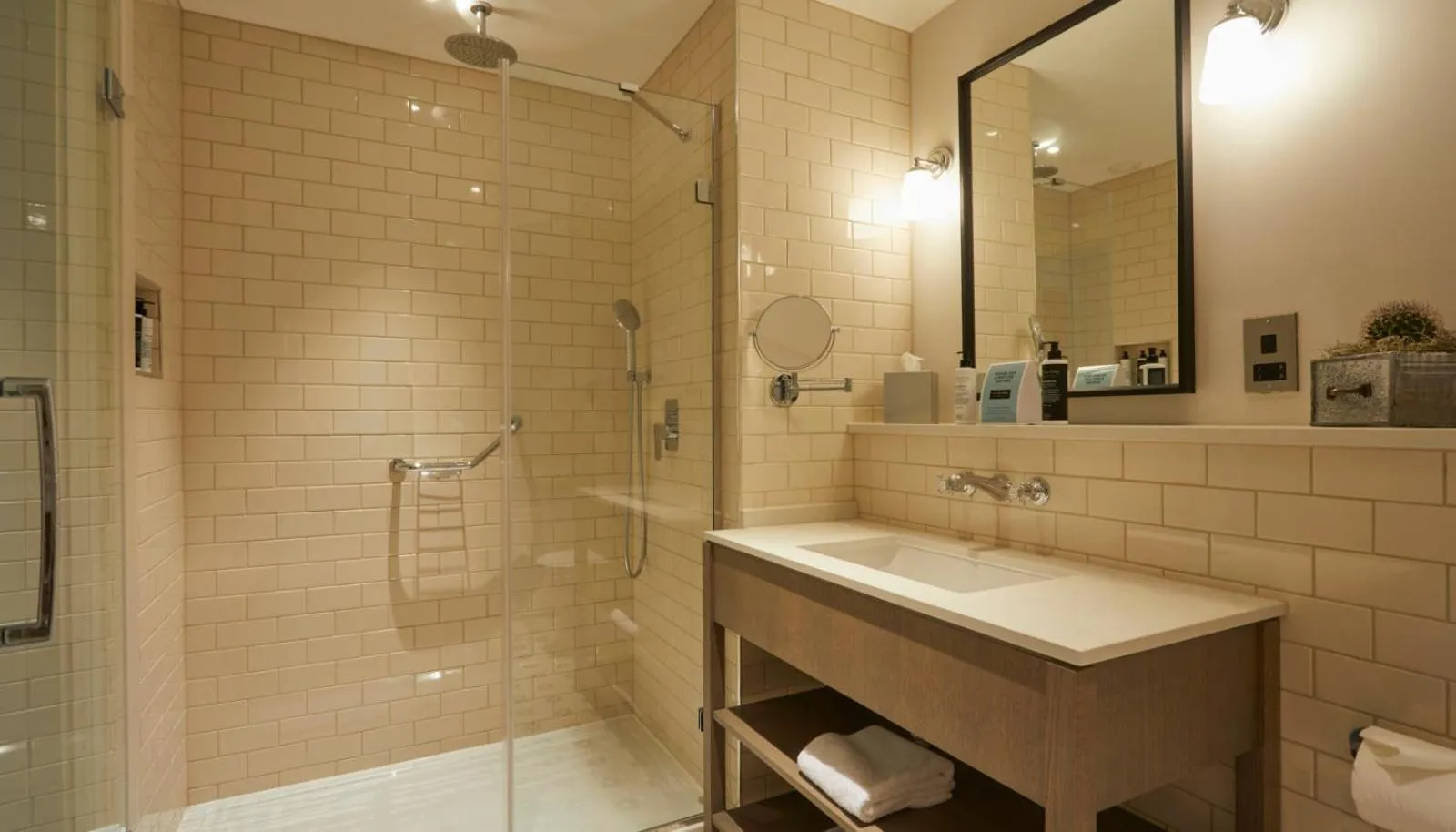 Bathroom in The Swan, Streatley, Berkshire