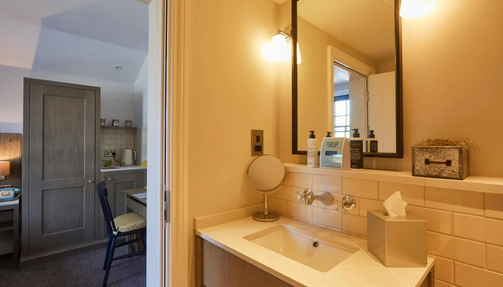 Bathroom in The Swan, Streatley, Berkshire