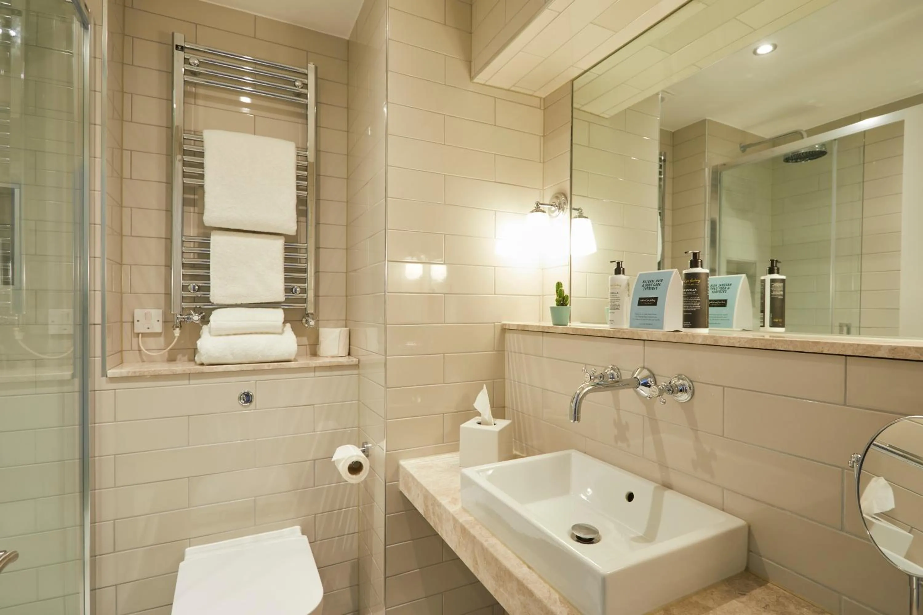 Bathroom in The Swan, Streatley, Berkshire