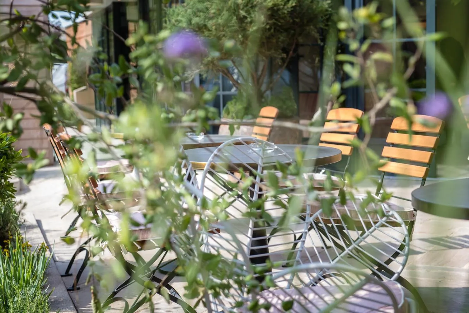 Restaurant/places to eat in The Swan, Streatley, Berkshire