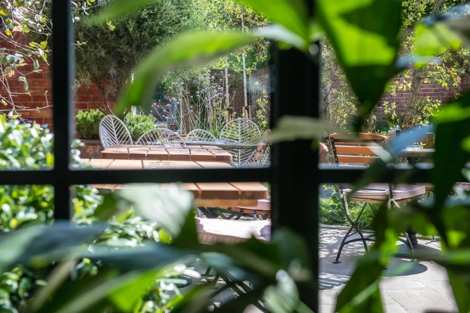 Patio in The Swan, Streatley, Berkshire