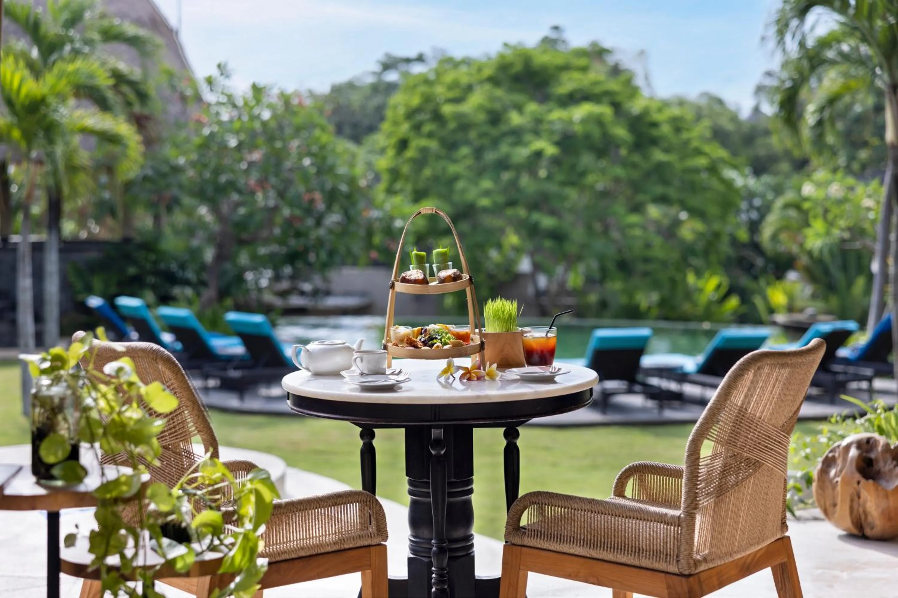 Restaurant/places to eat in Lalasa Villas Canggu