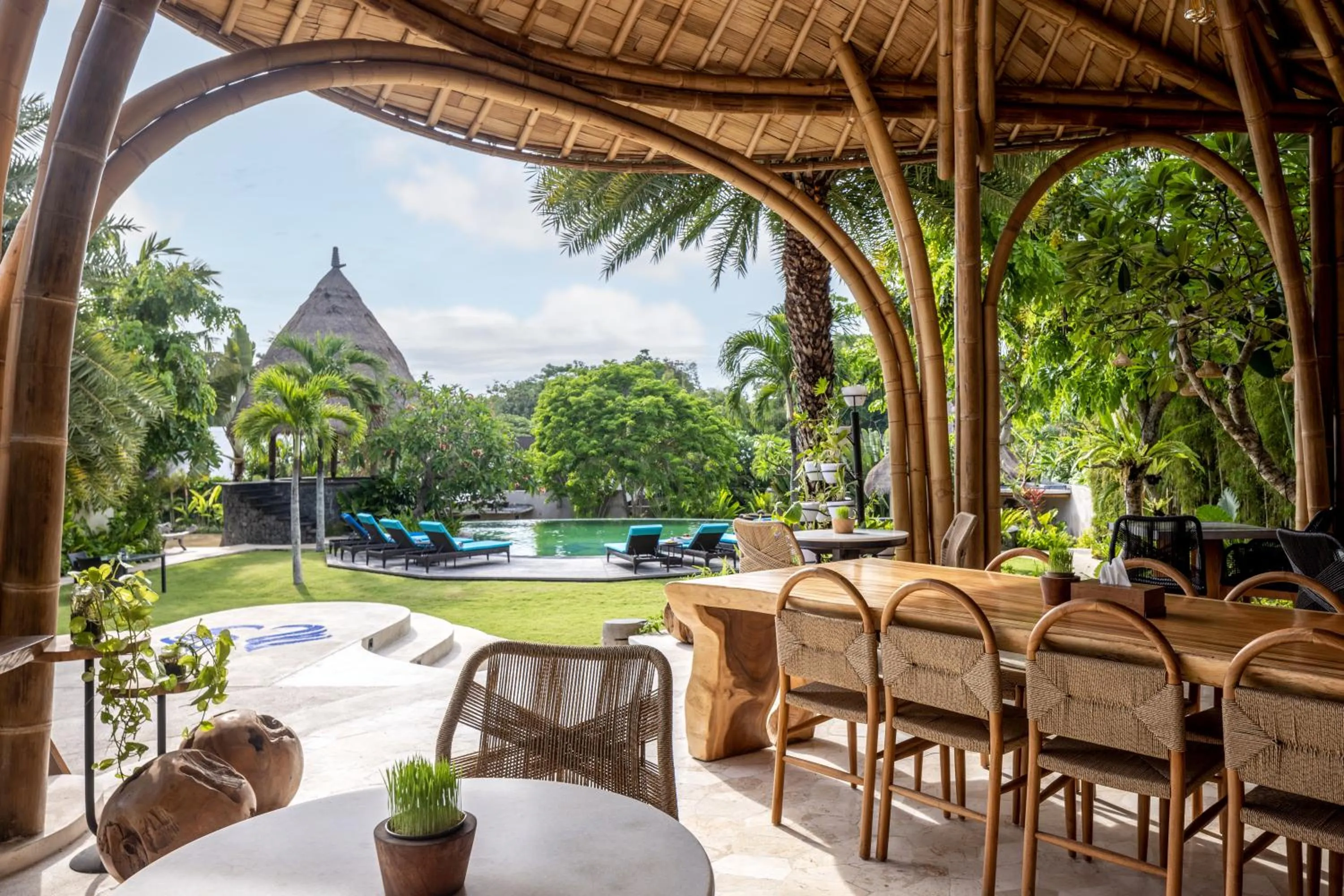 Restaurant/places to eat in Lalasa Villas Canggu