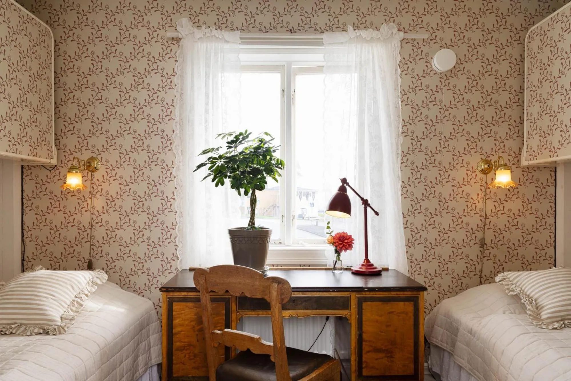 Property building, Bed in Strandvillan Hotell och Bed & Breakfast