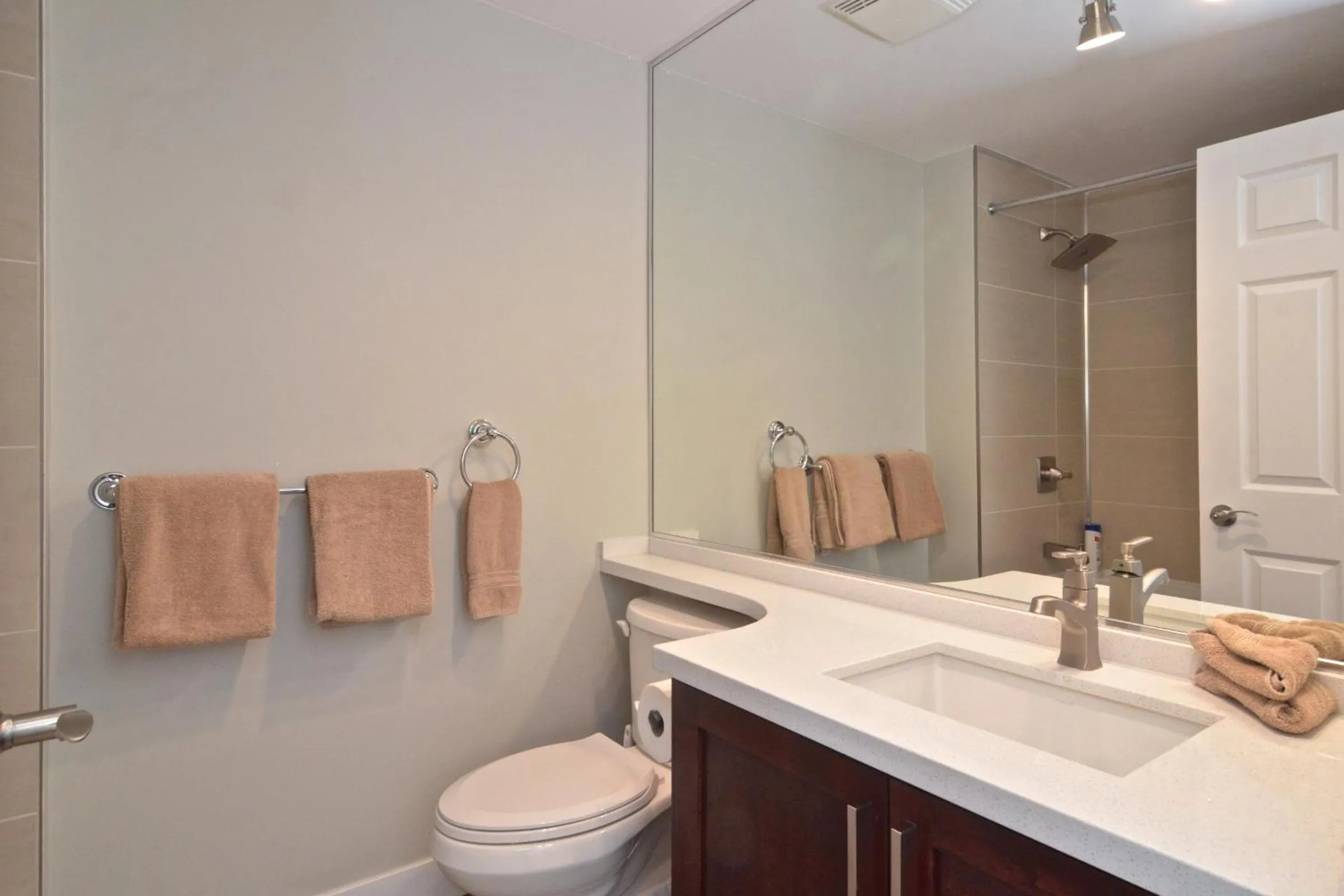 Alpenglow Lodge by Bill