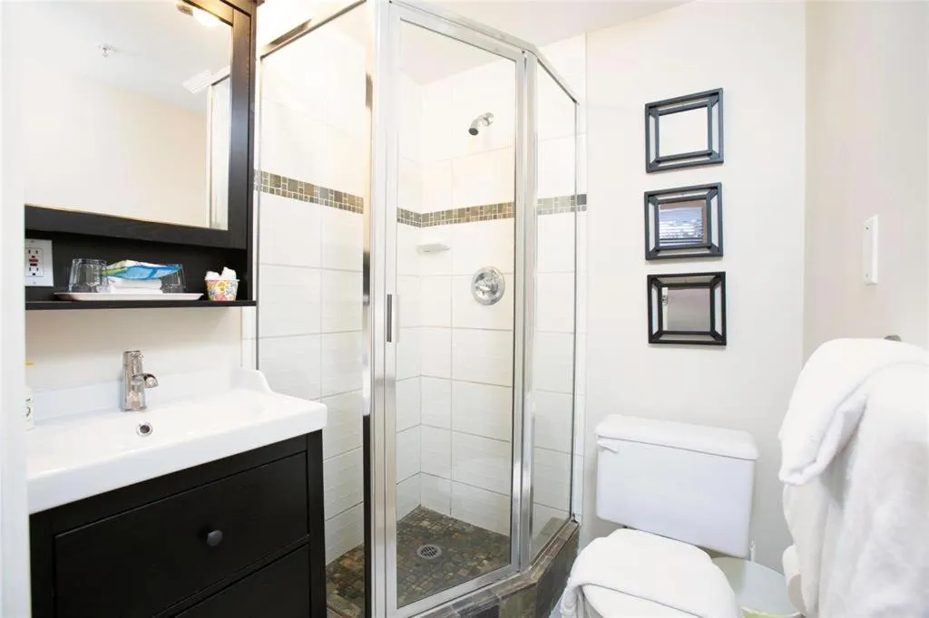 Alpenglow Lodge by Bill