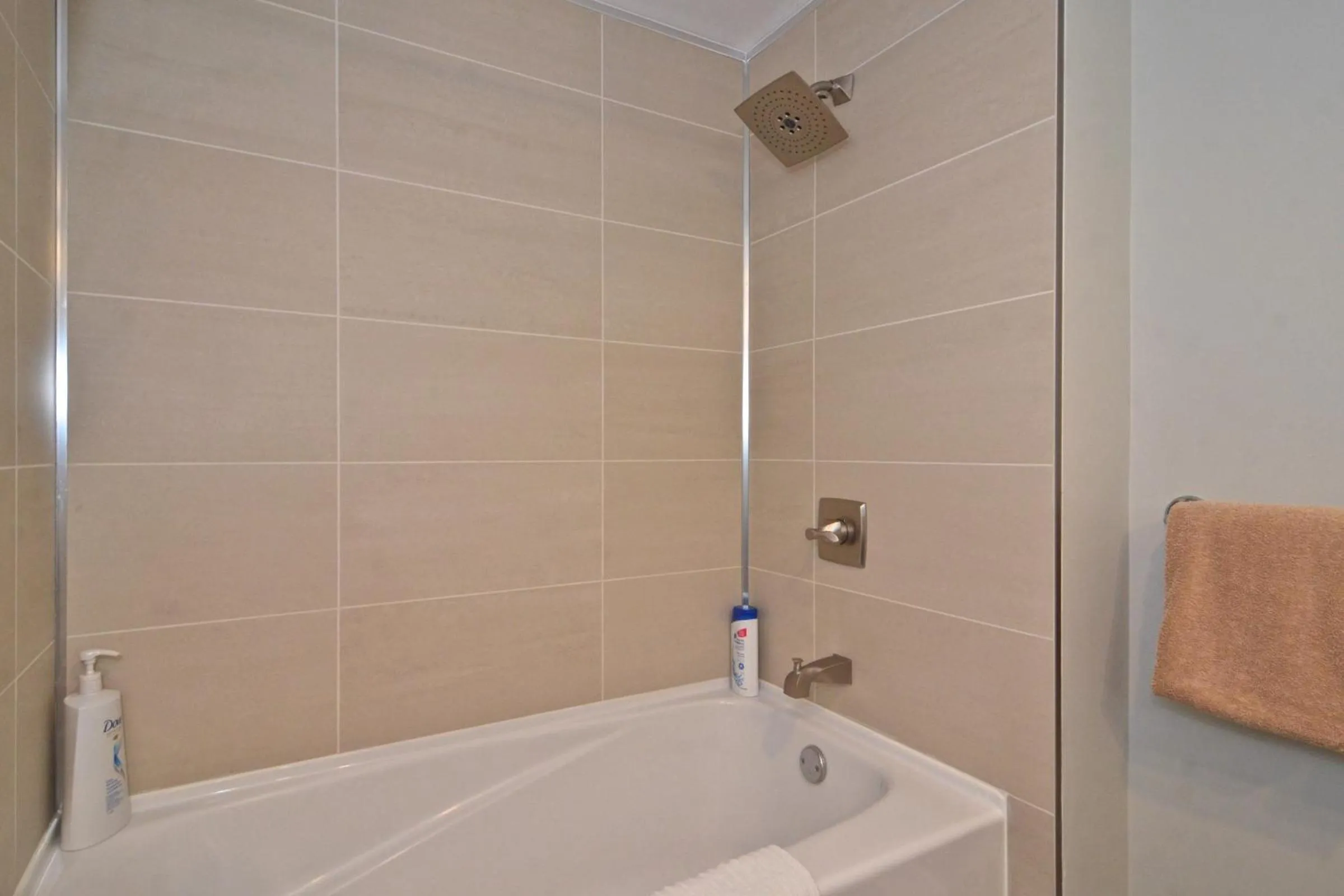 Alpenglow Lodge by Bill