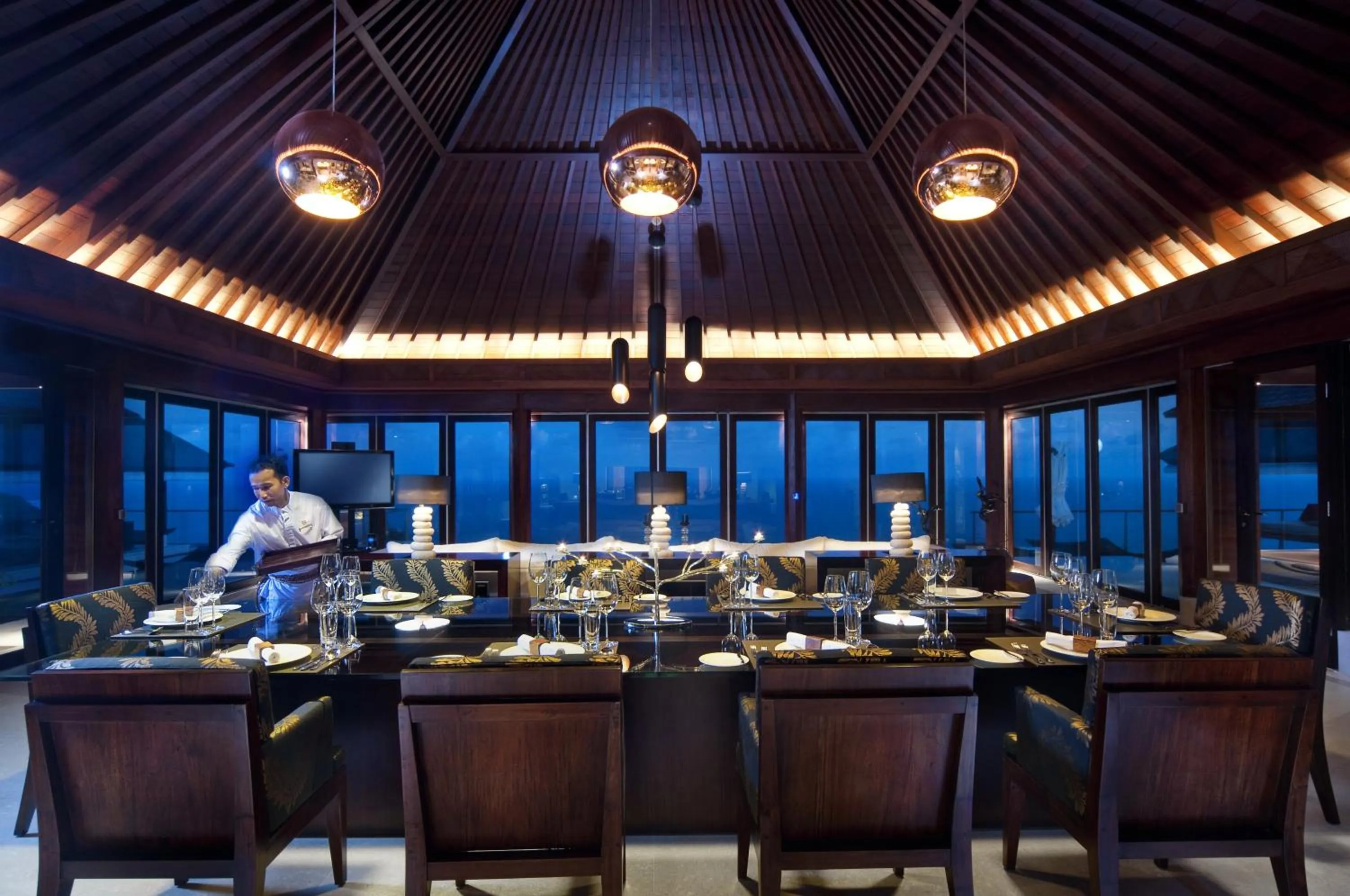 Restaurant/places to eat in The Edge Bali