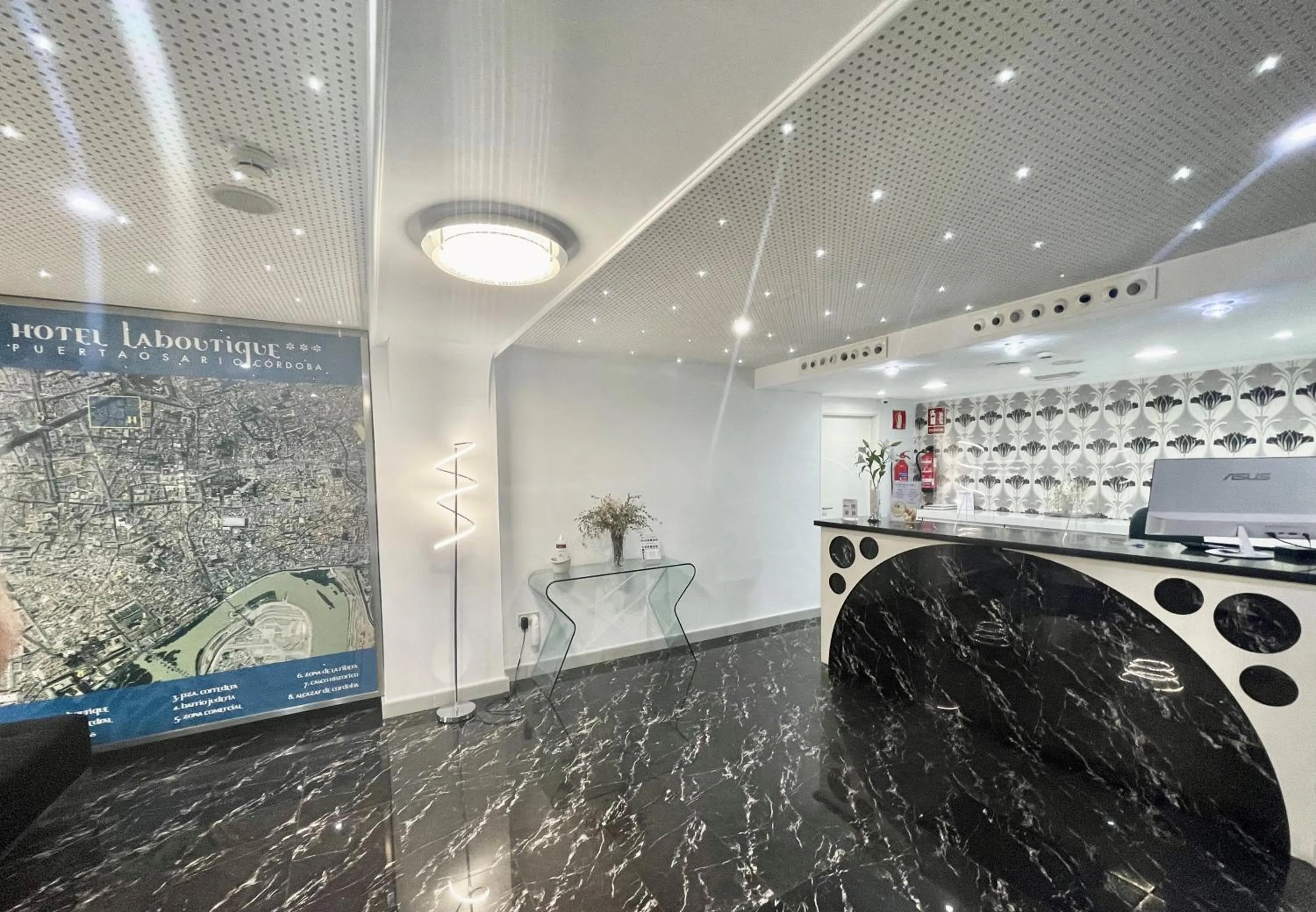 Lobby or reception in La Boutique Puerta Osario