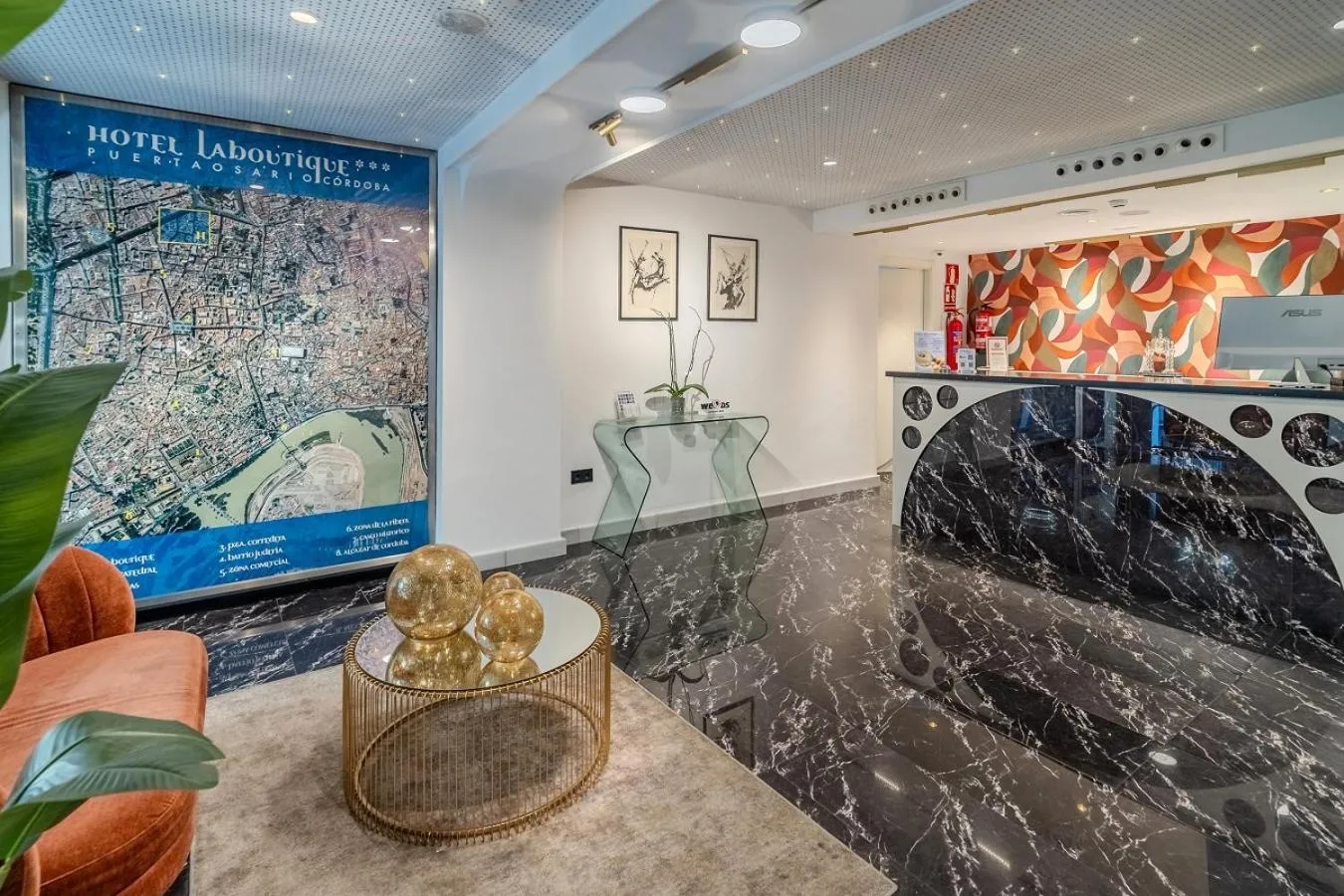 Lobby or reception in La Boutique Puerta Osario