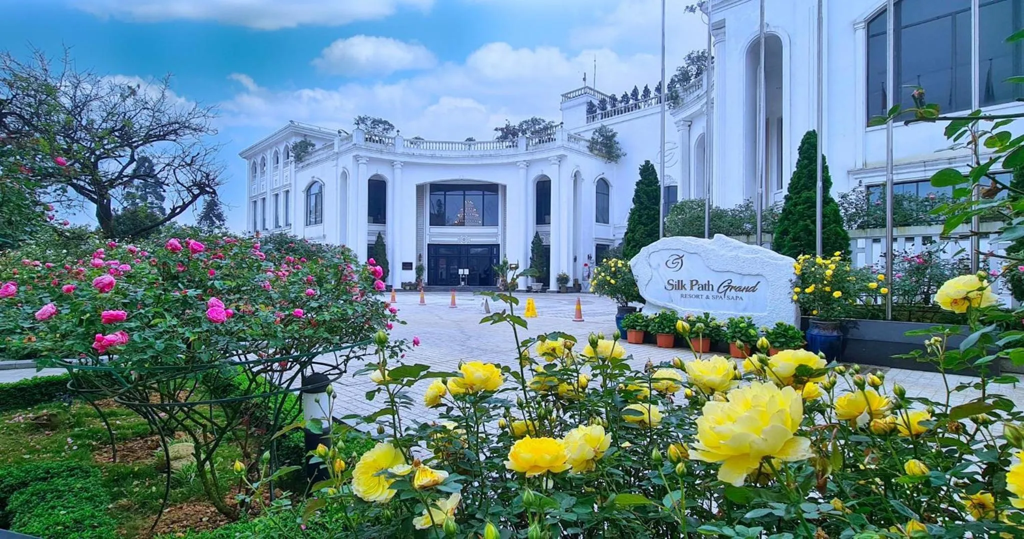 group of guests in Silk Path Grand Sapa Resort & Spa