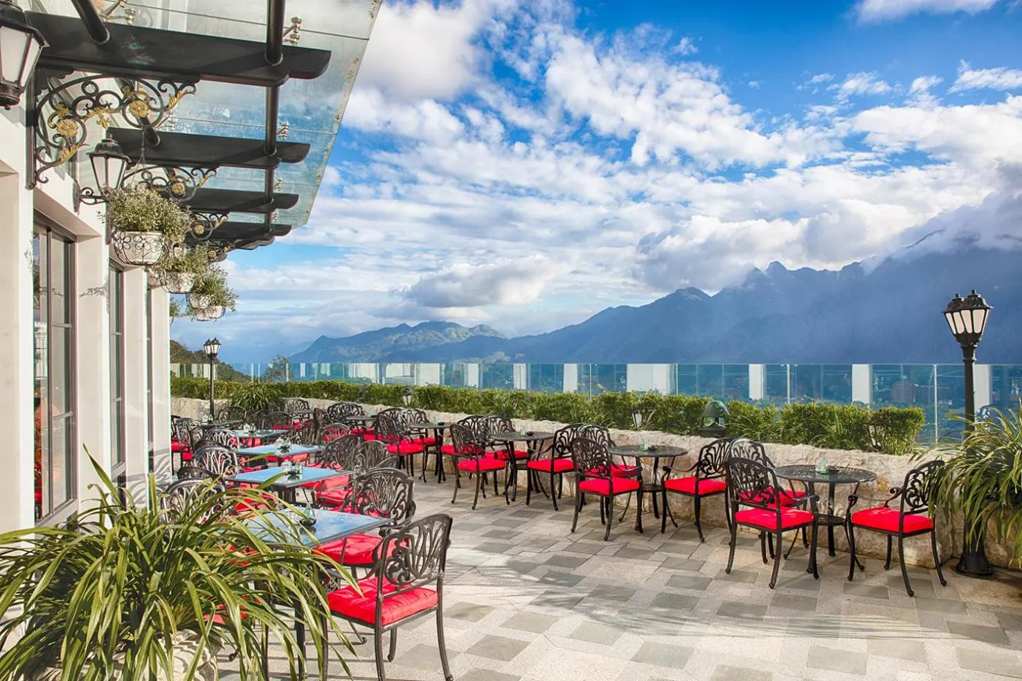 Restaurant/places to eat in Silk Path Grand Sapa Resort & Spa