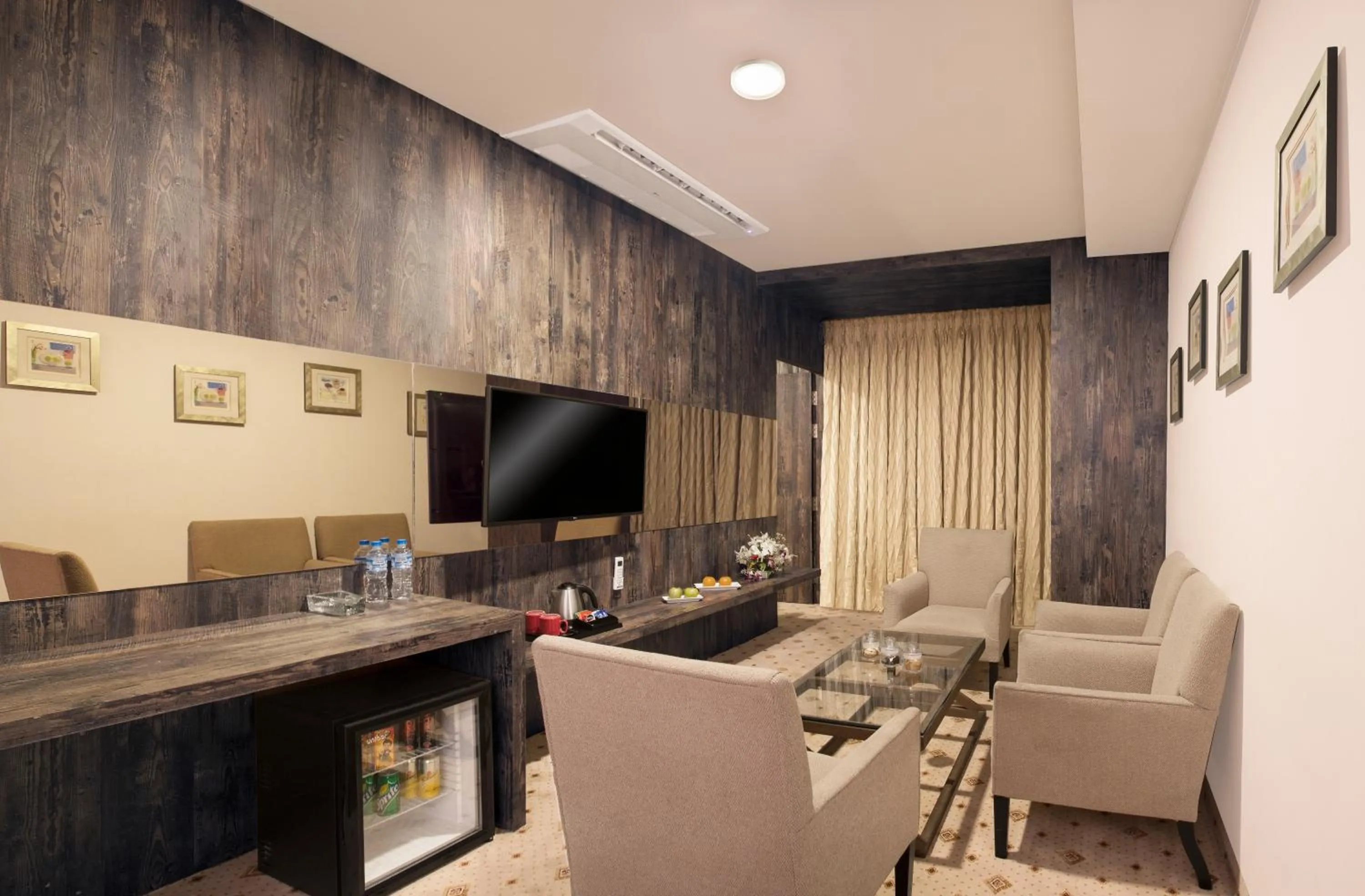 Living room in Regenta Central Hotel & Convention Centre Nagpur