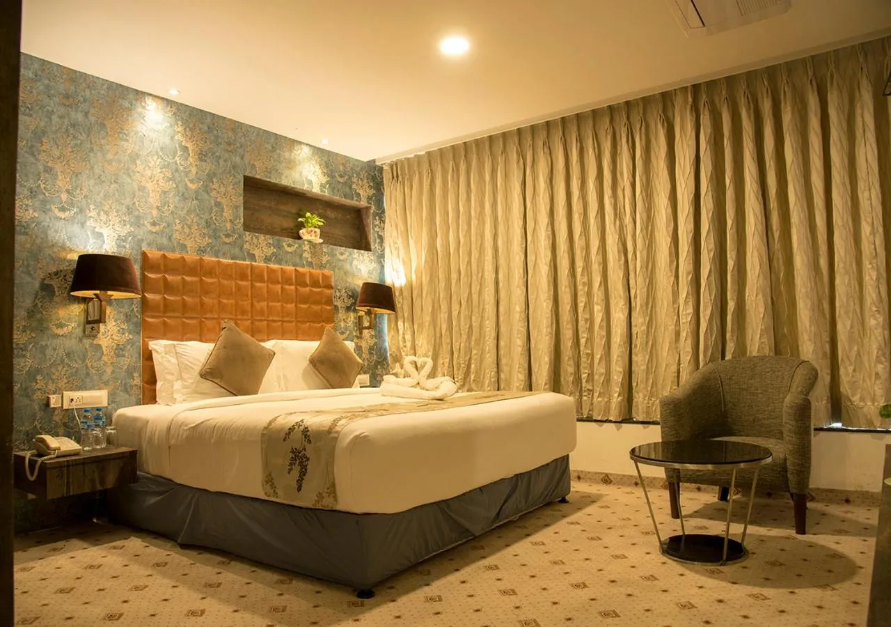 Bedroom, Bed in Regenta Central Hotel & Convention Centre Nagpur