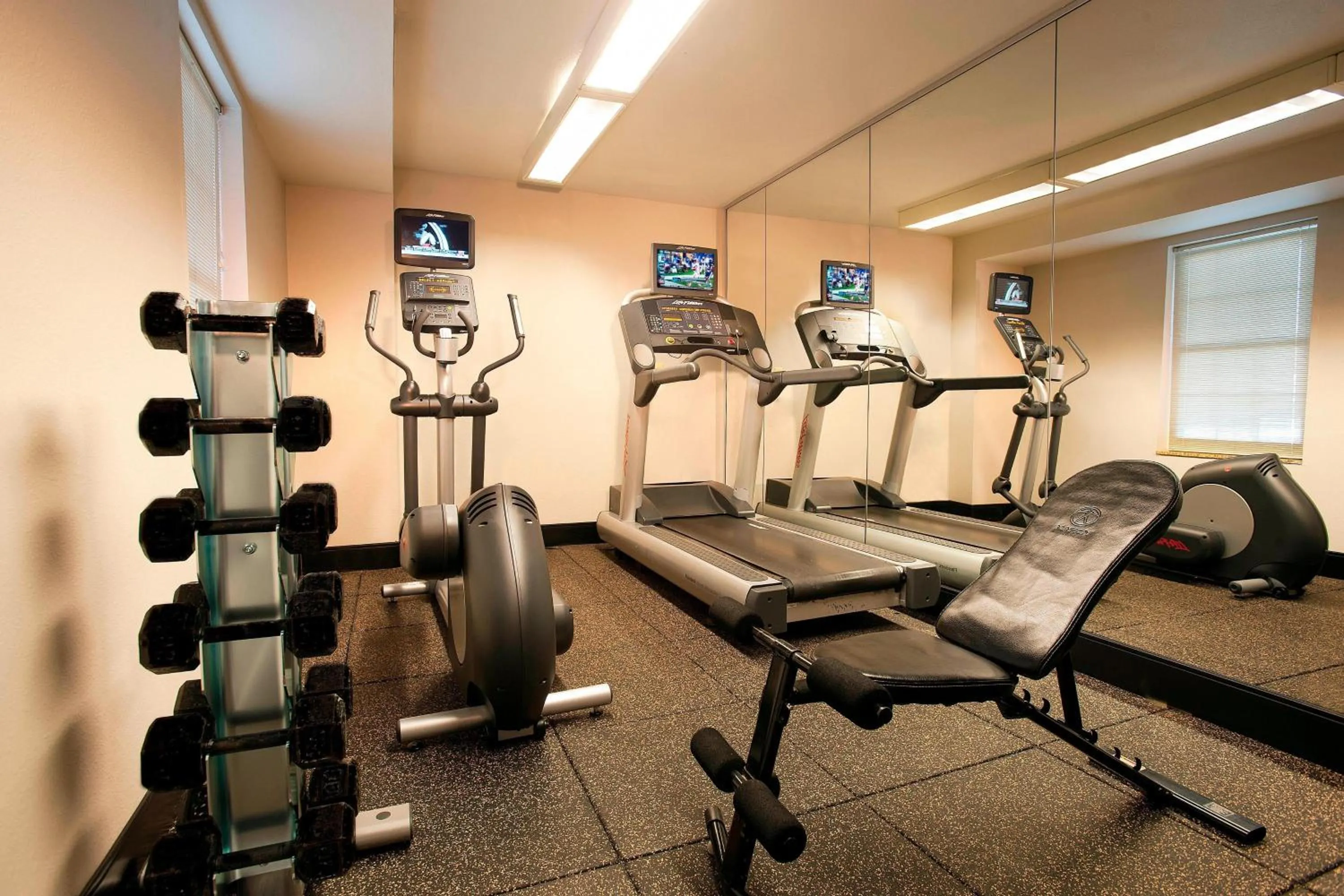 Fitness centre/facilities in TownePlace Suites Dulles Airport