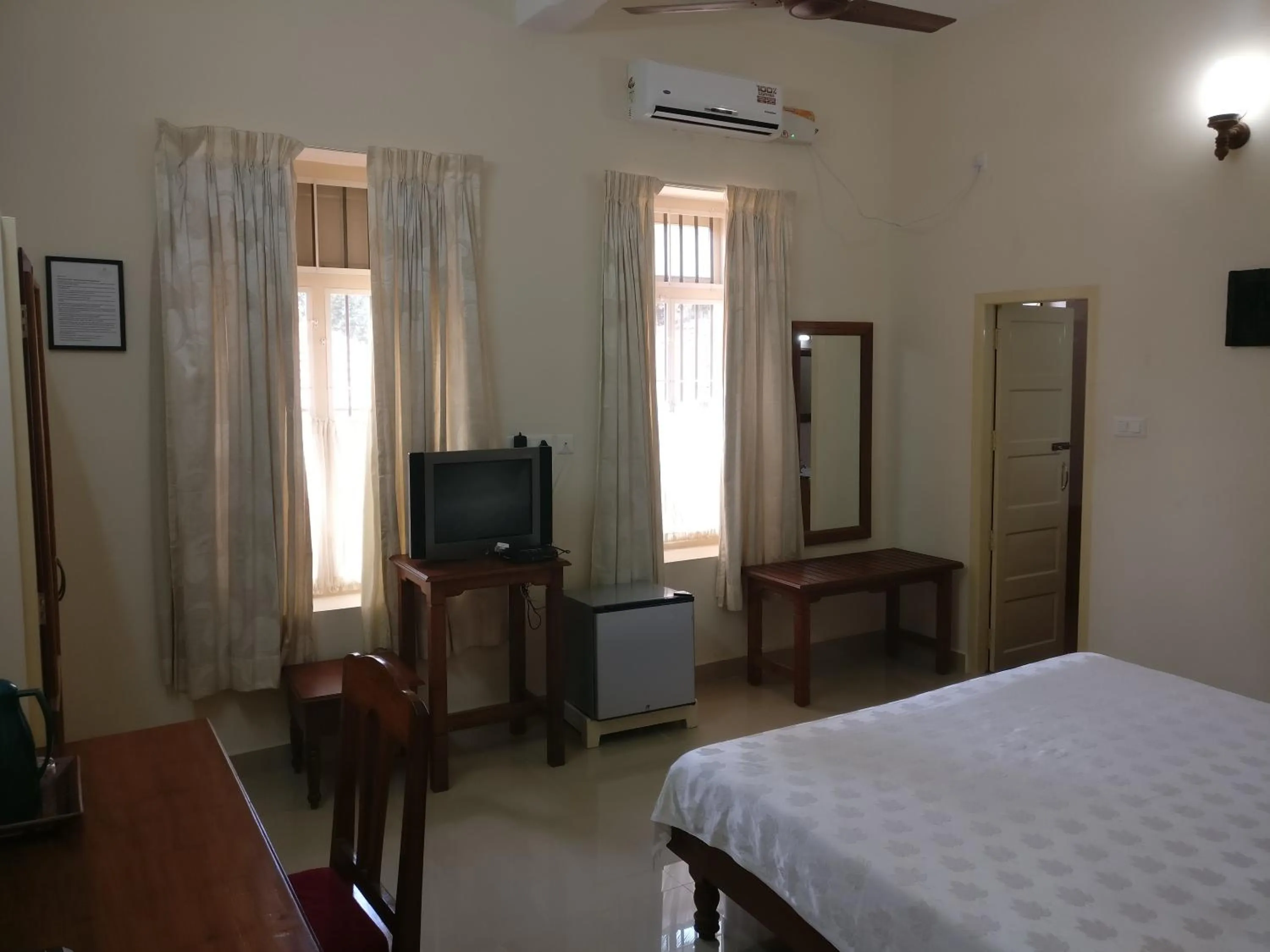 Superior King Room - single occupancy in Safire Residency