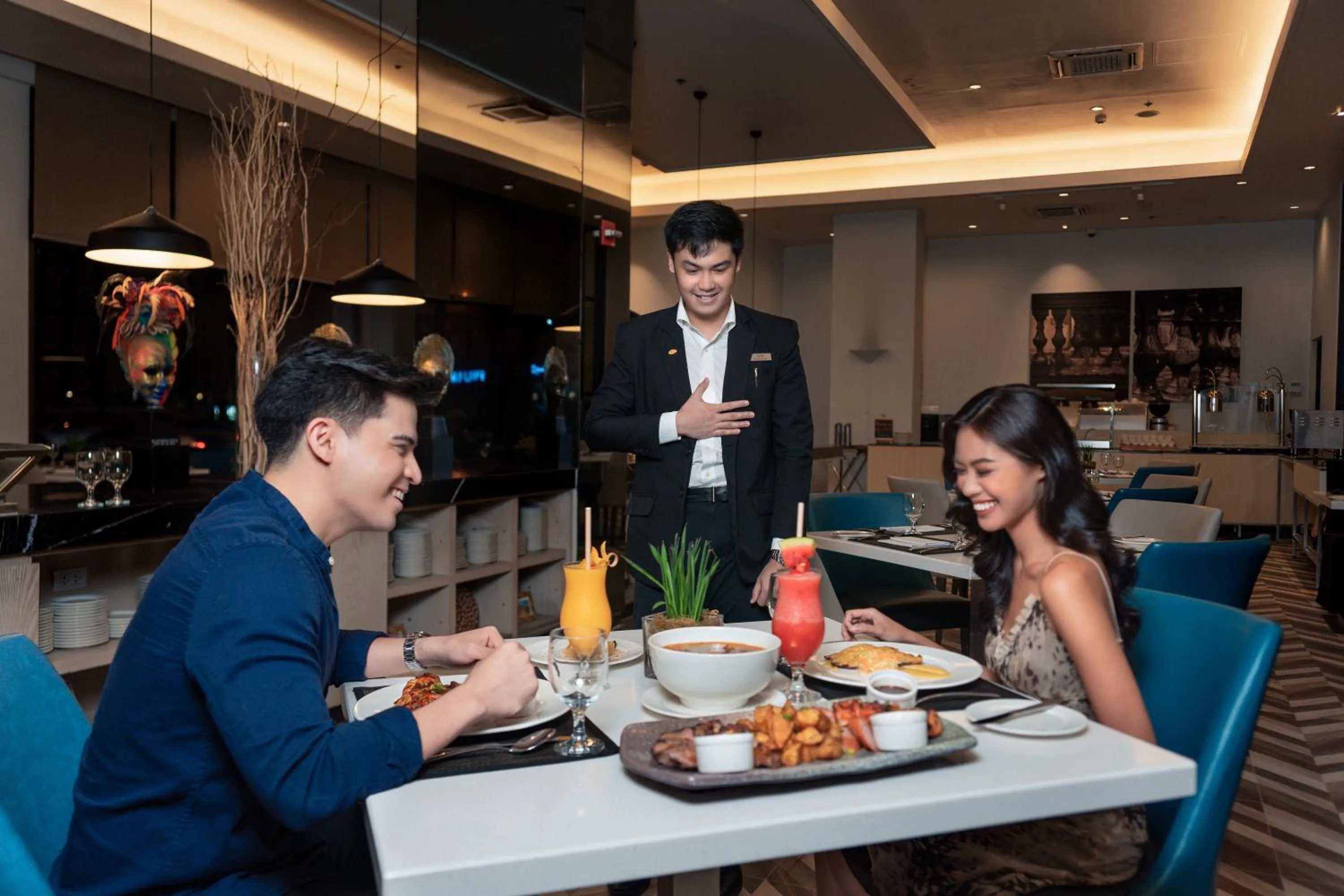 Restaurant/places to eat in Seda Capitol Central Hotel