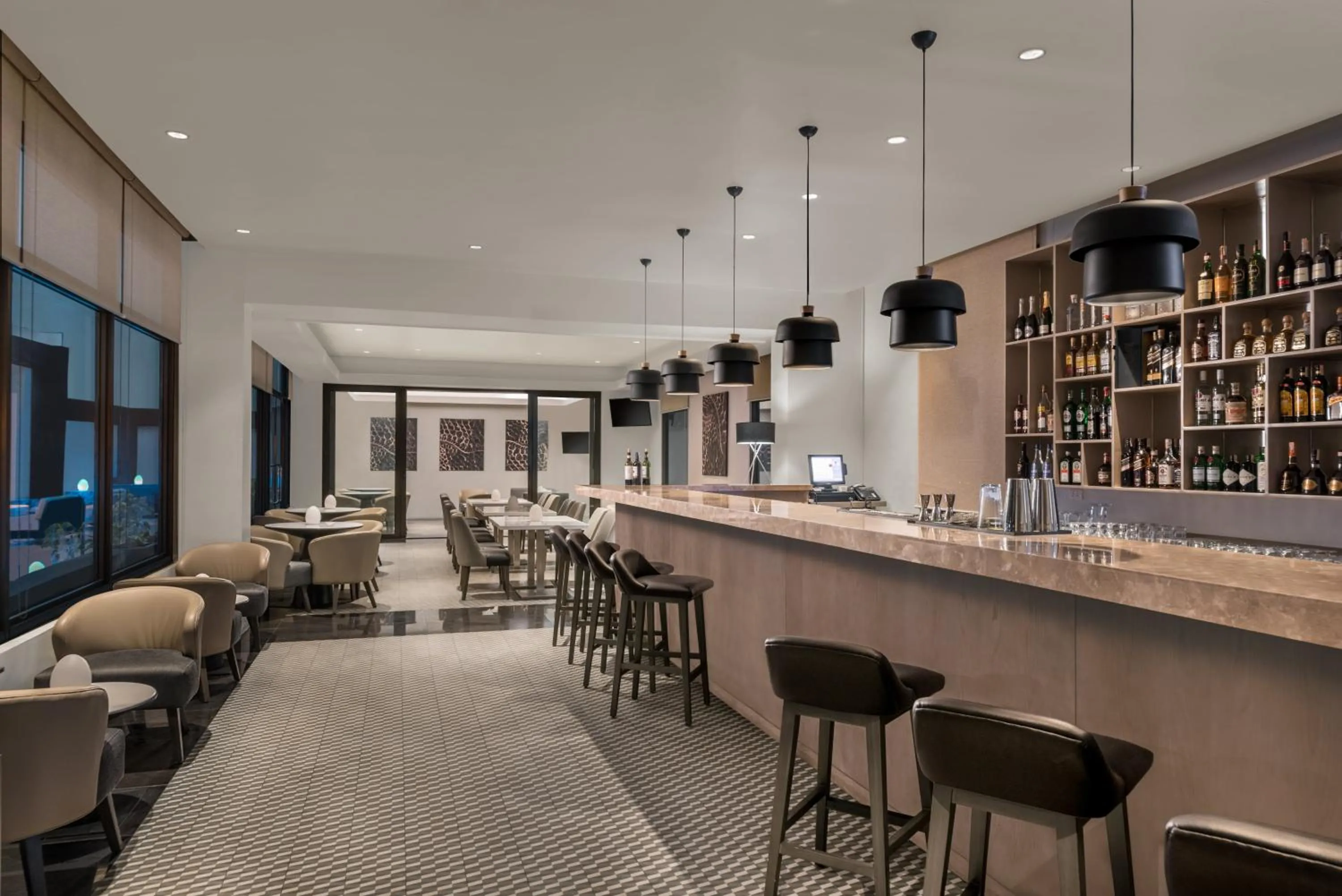 Restaurant/places to eat in Seda Capitol Central Hotel