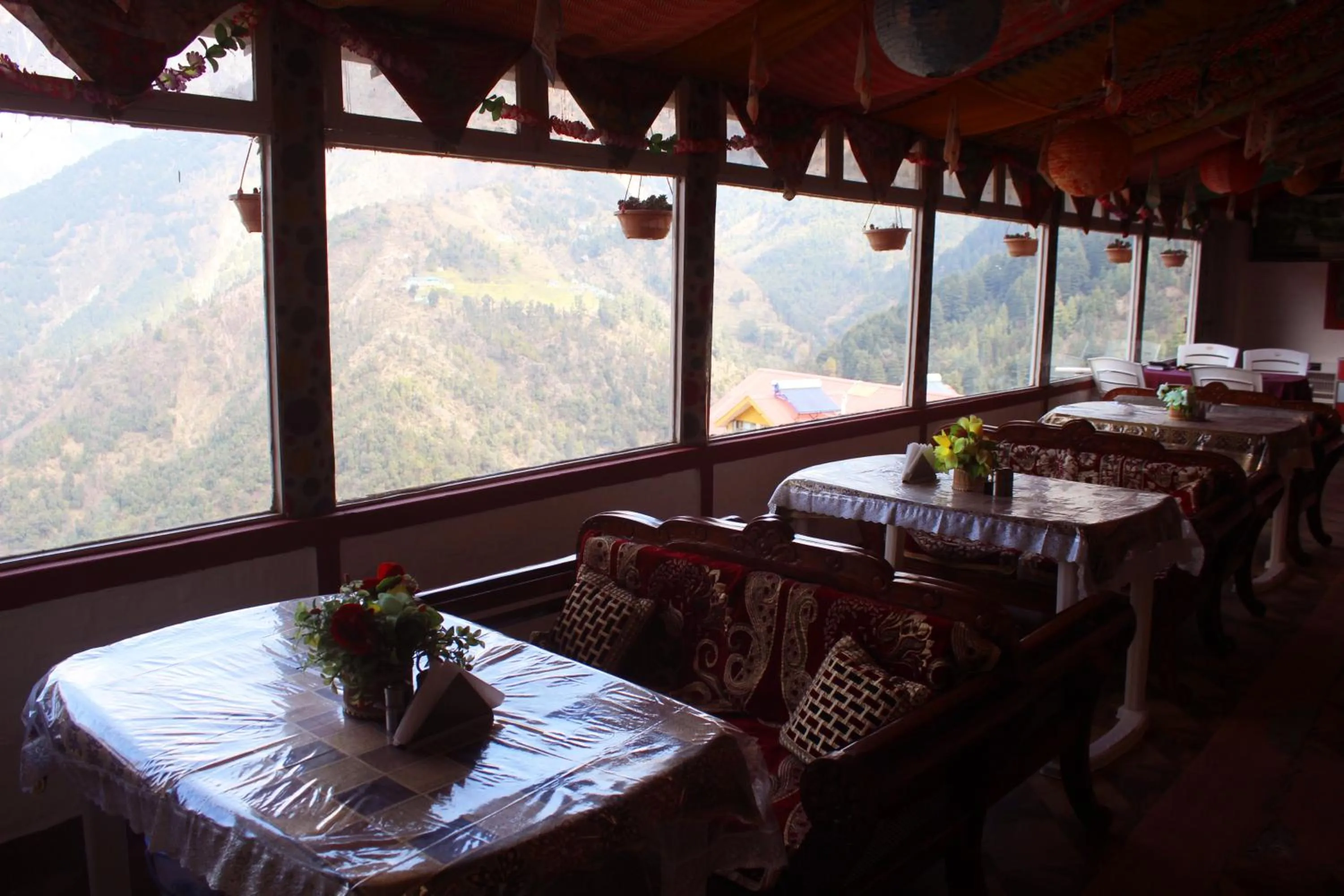 Restaurant/places to eat in Hotel Victoriya Palace,Mcleod Ganj