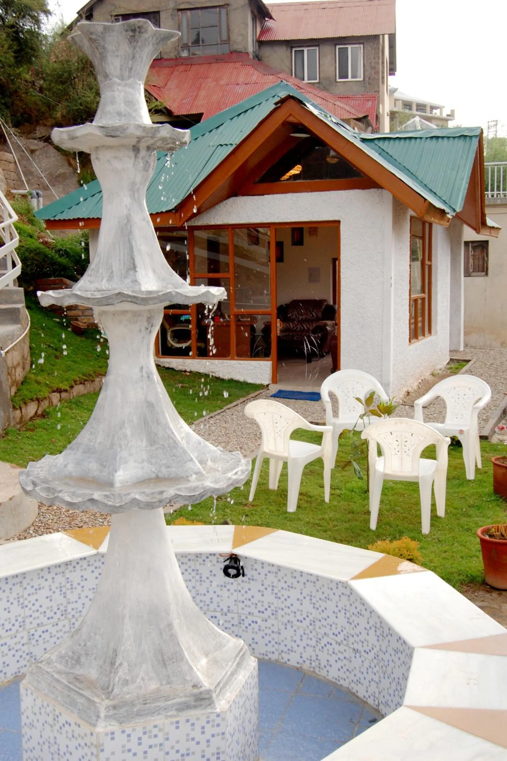 Facade/entrance in Hotel Victoriya Palace,Mcleod Ganj