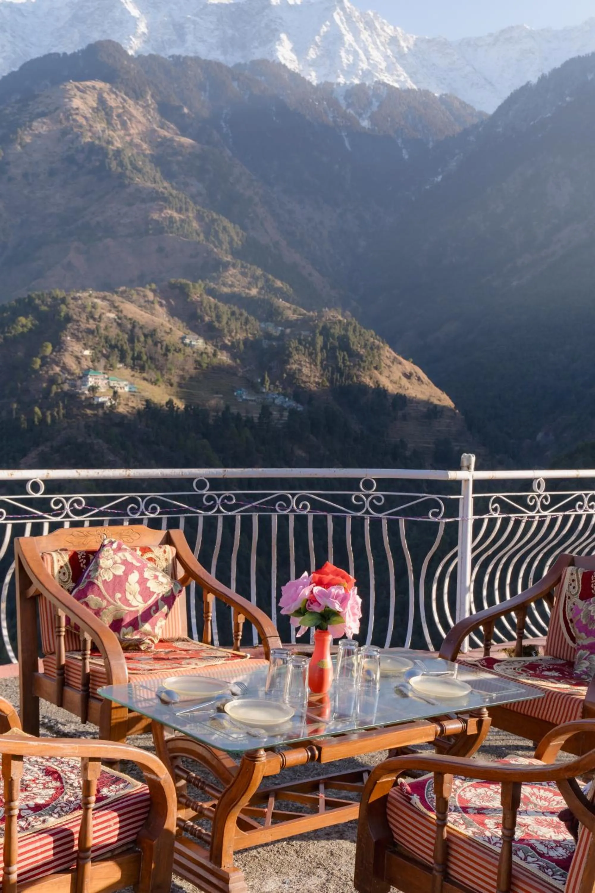 Balcony/Terrace in Hotel Victoriya Palace,Mcleod Ganj