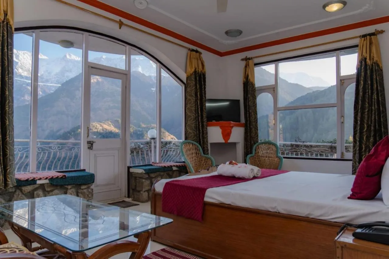 Bed in Hotel Victoriya Palace,Mcleod Ganj