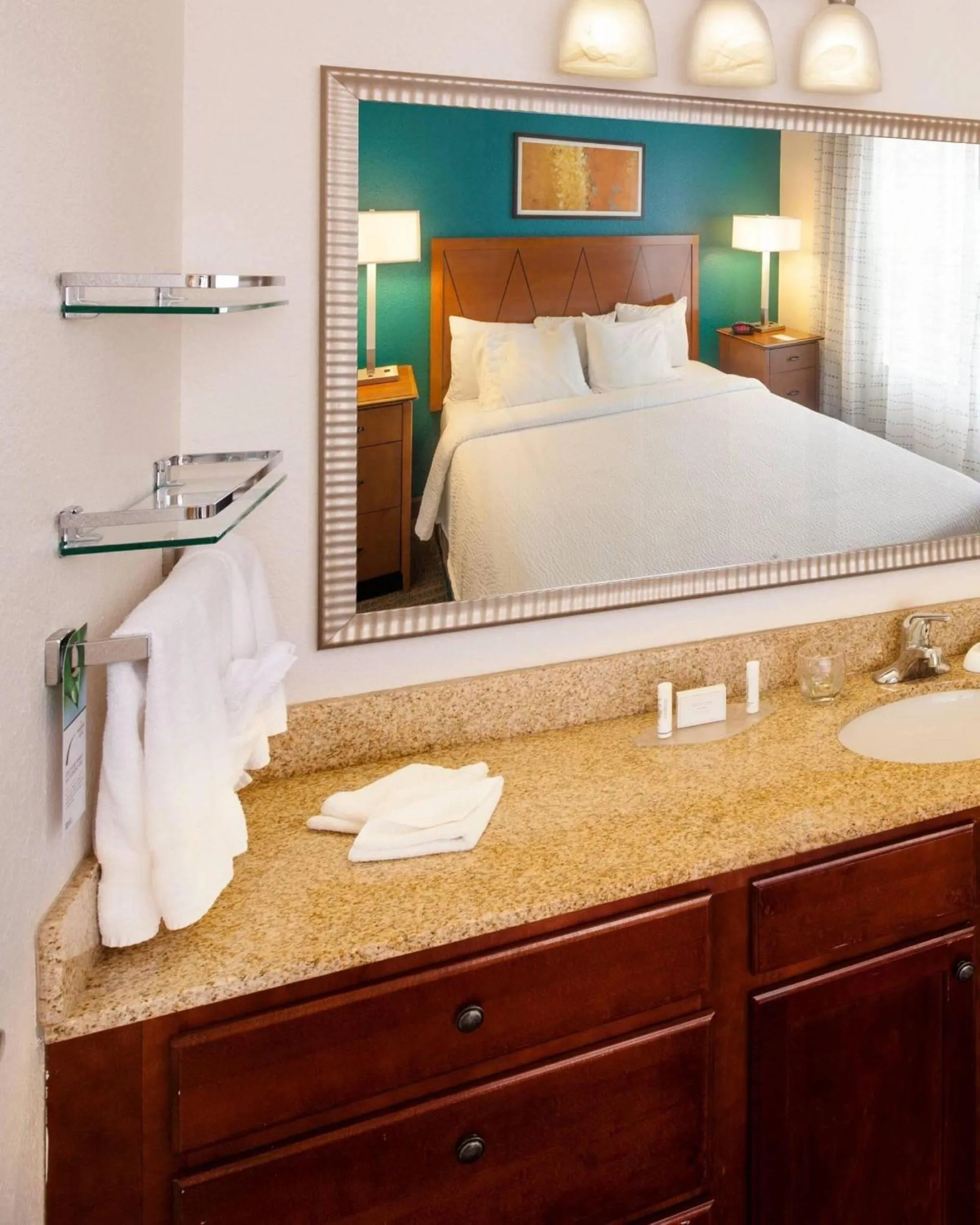 Bathroom, Bed in Residence Inn by Marriott Wichita East At Plazzio
