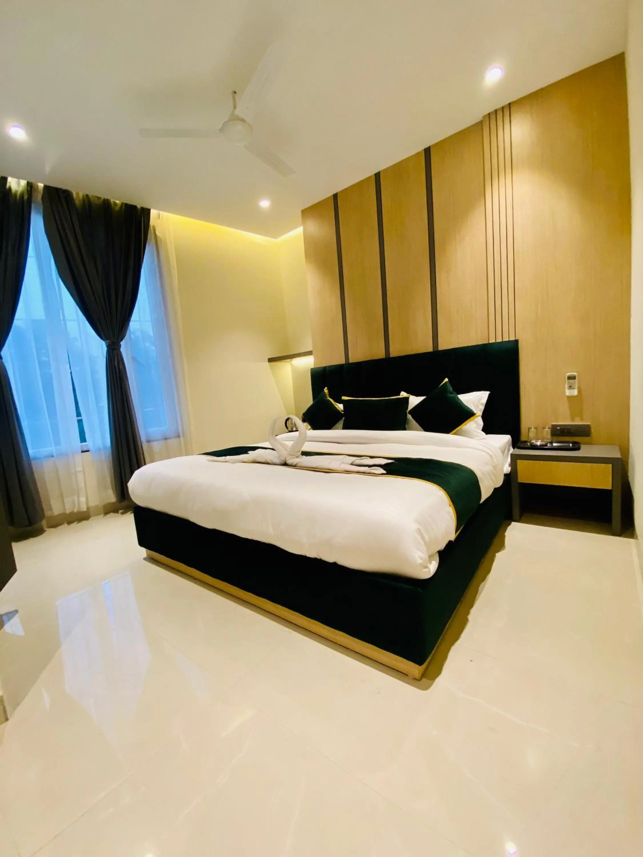 View (from property/room), Bed in Hotel 51