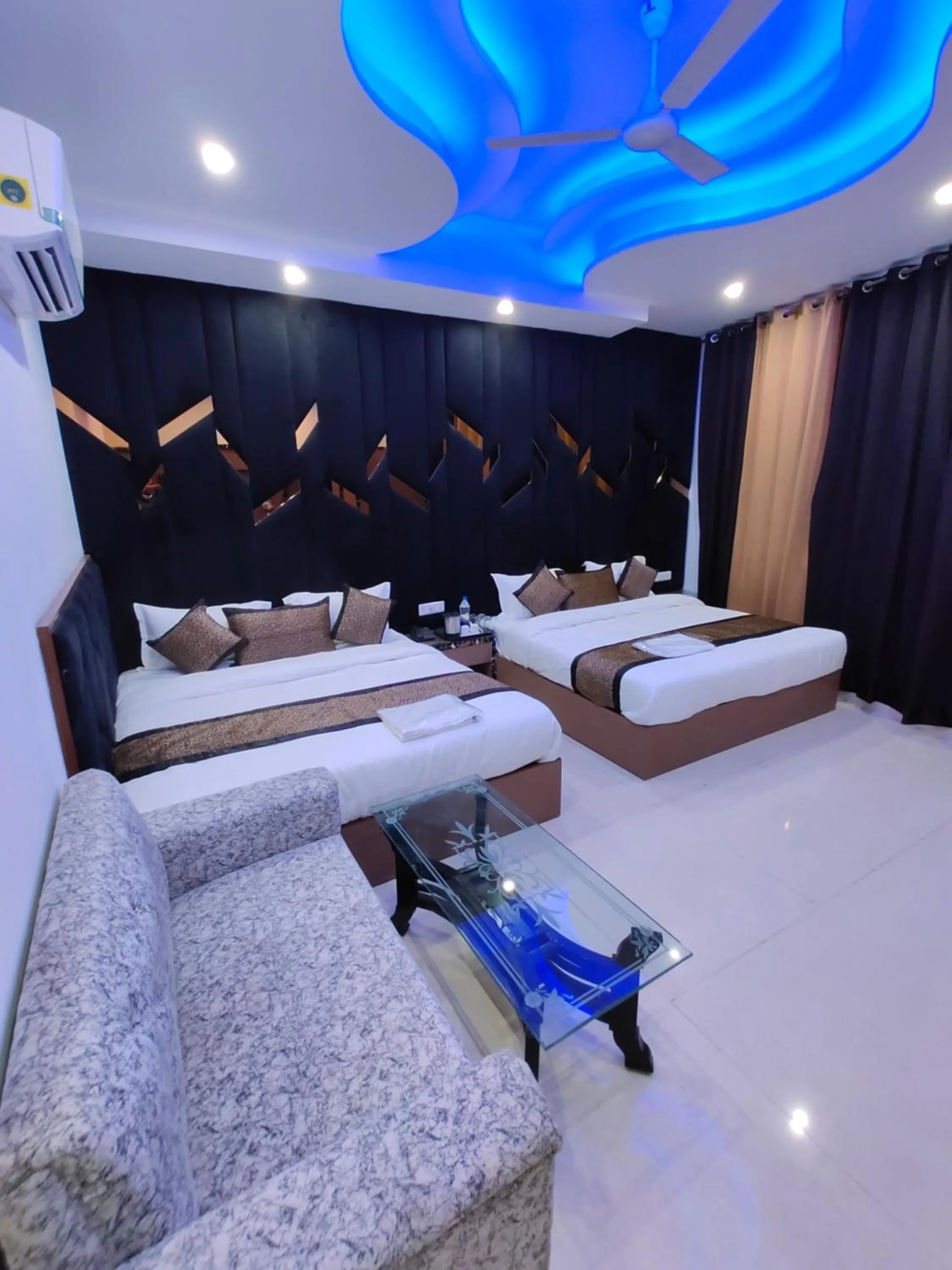 Family, Bed in Hotel 51