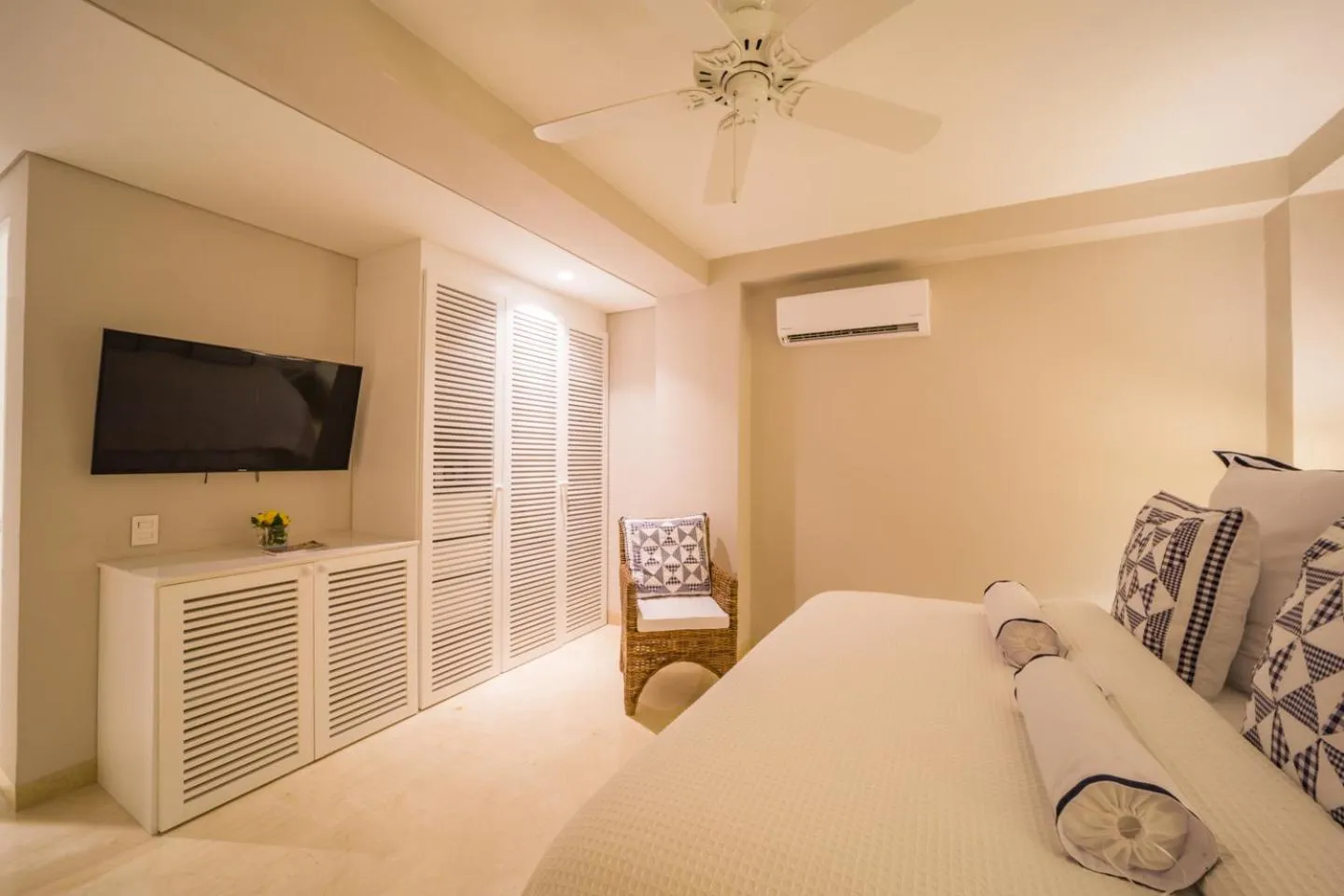 Bed in Casa La Merced by Mustique