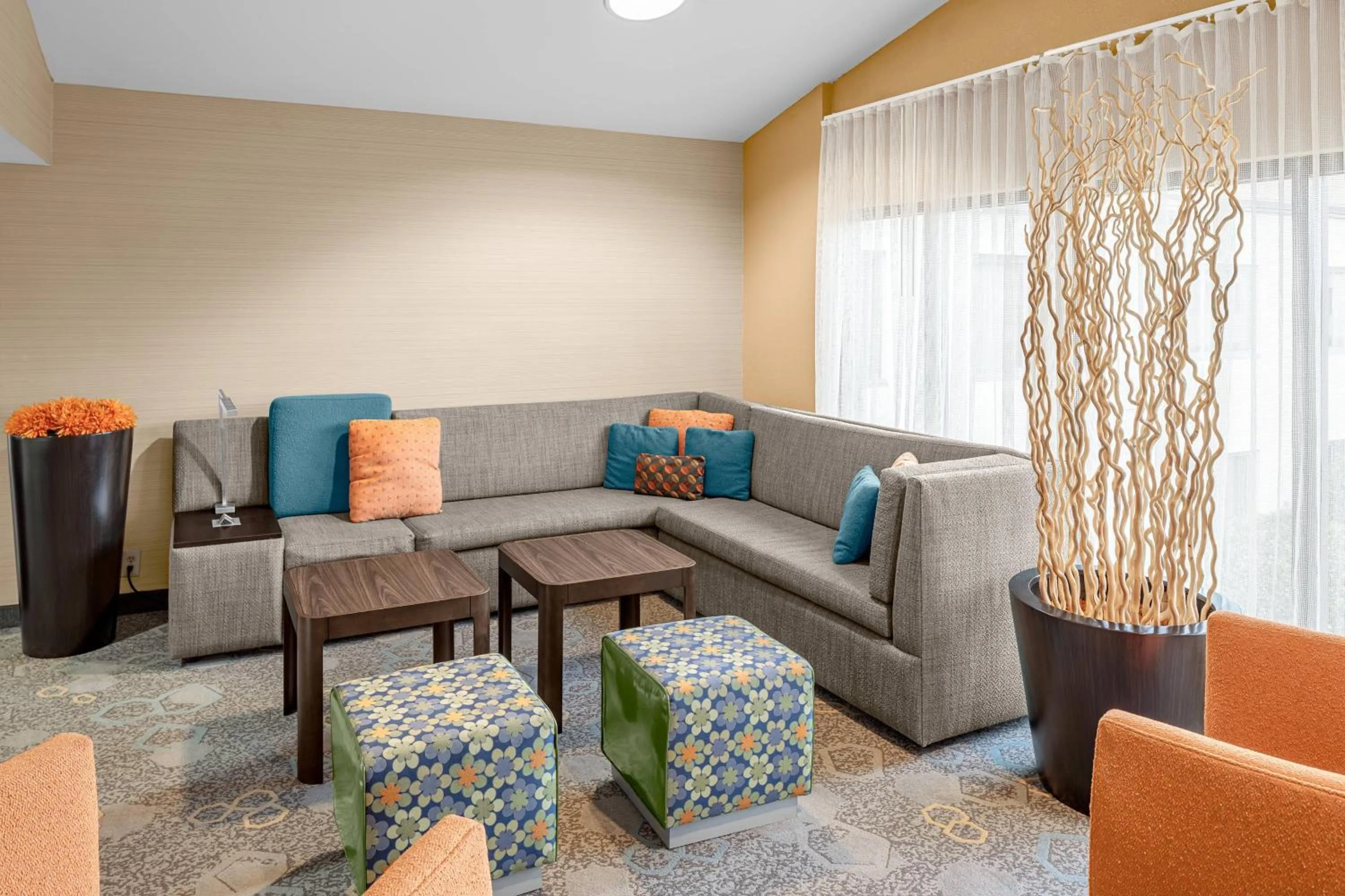 Lounge or bar in Courtyard by Marriott Wilmington/Wrightsville Beach