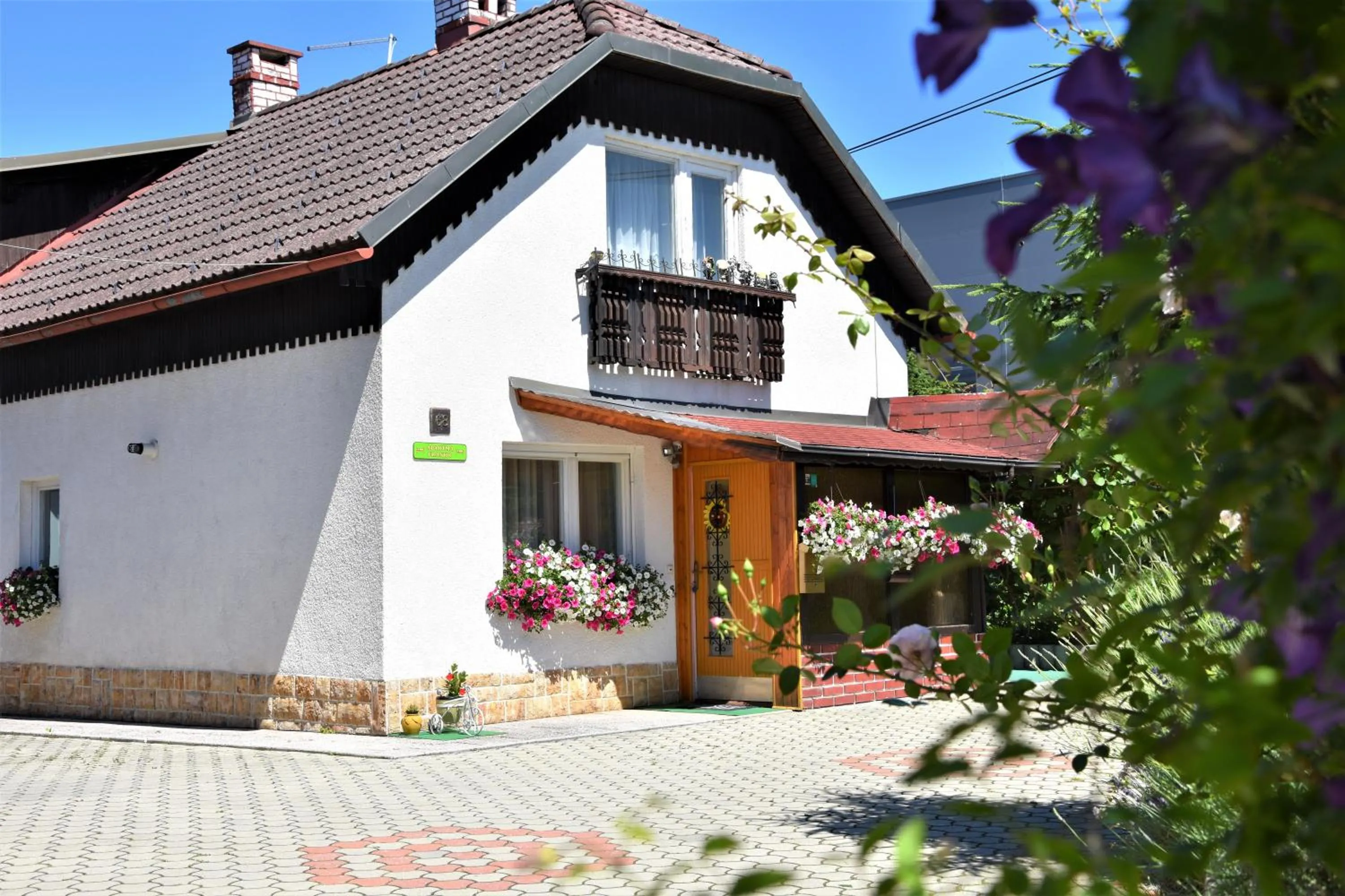 Property building in Apartma Franko