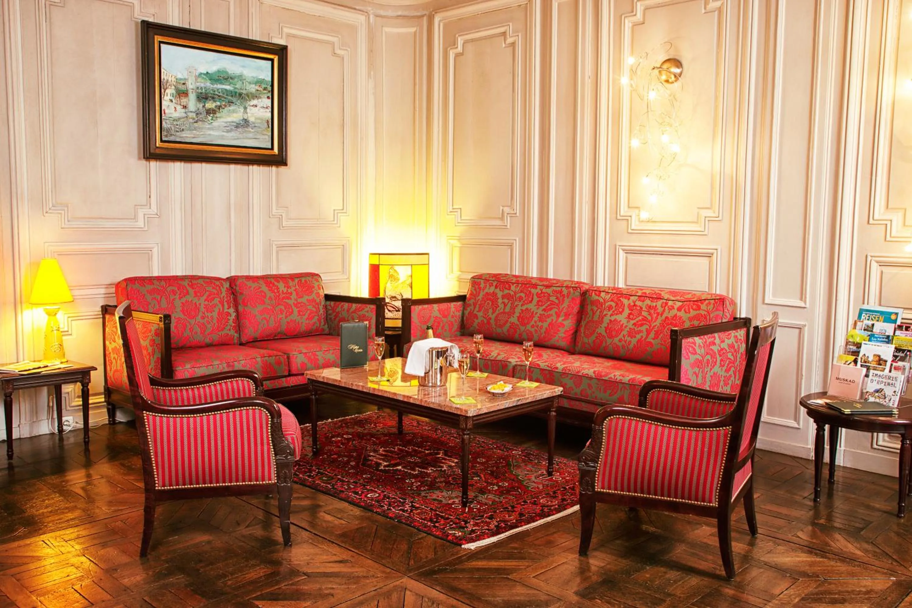 Communal lounge/ TV room in Hotel D'haussonville