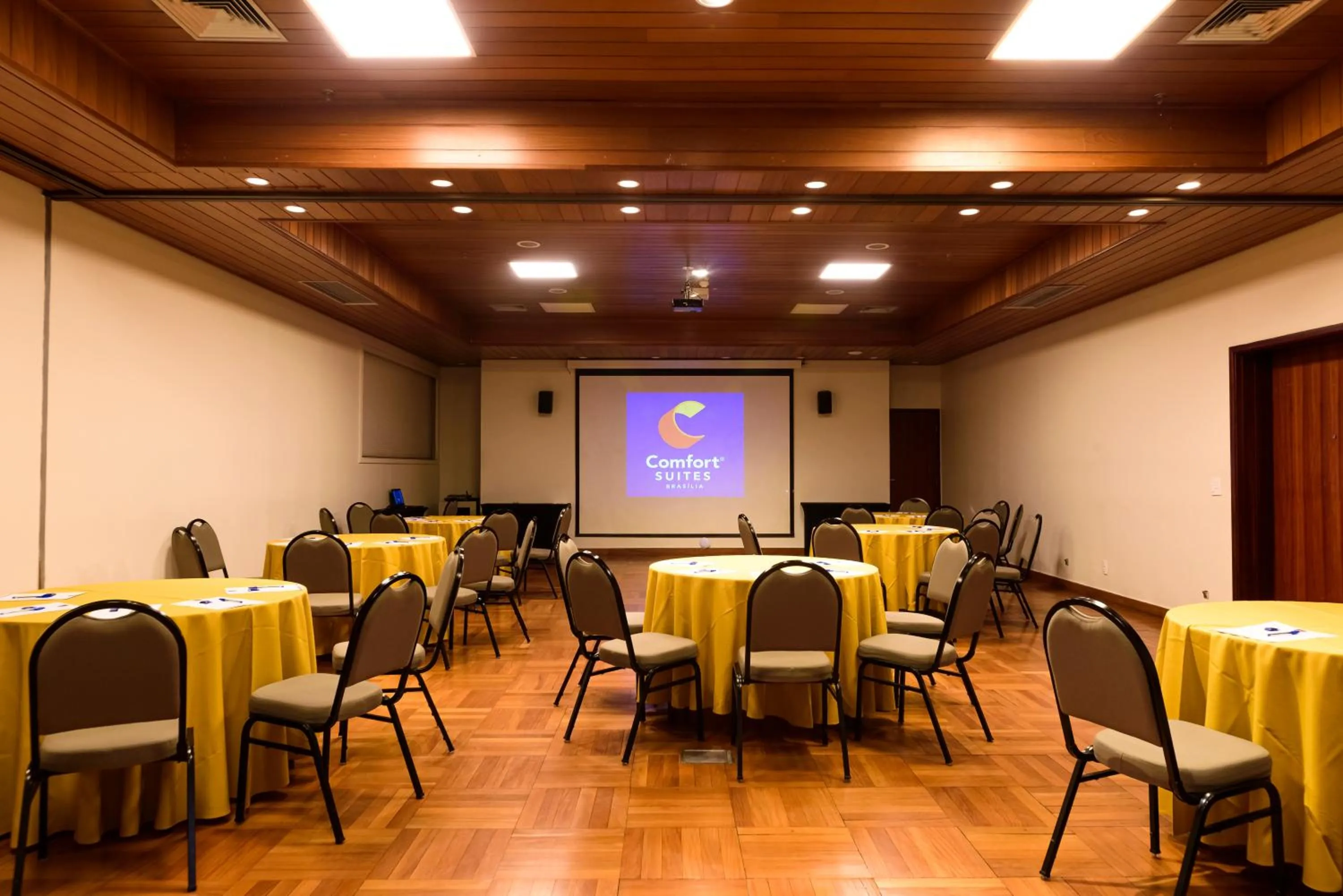 Meeting/conference room in Comfort Suites Brasília