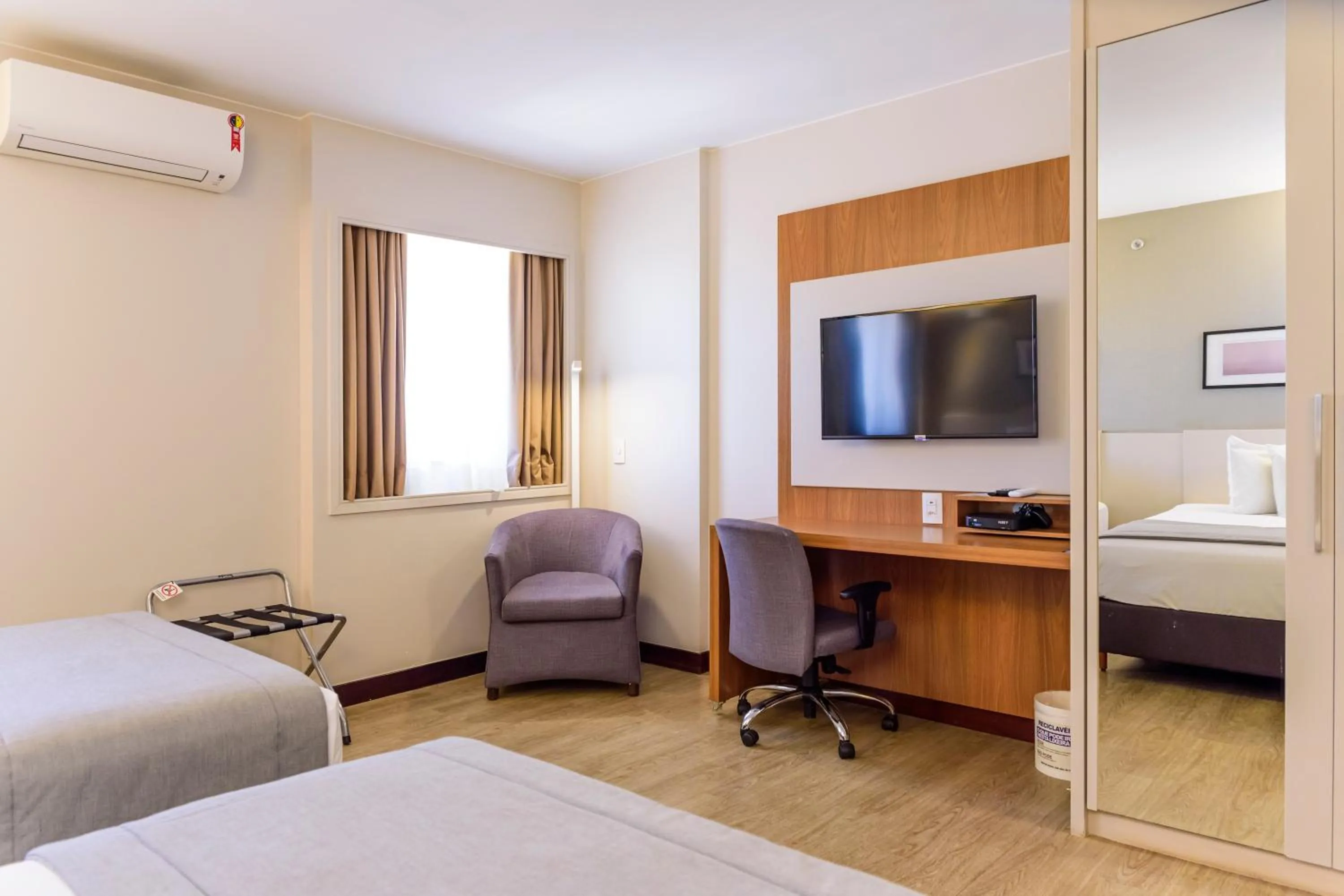 Bedroom, Bed in Comfort Suites Brasília