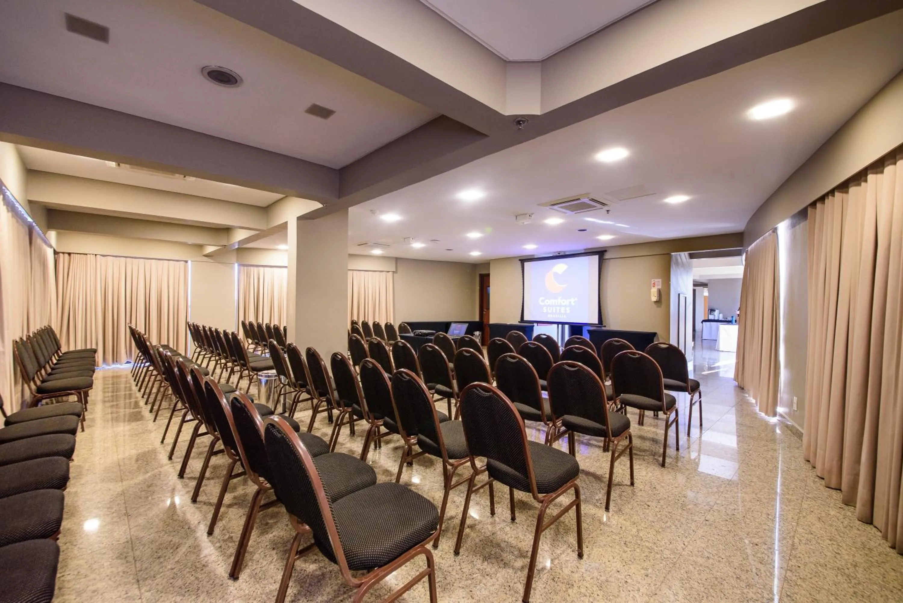 Meeting/conference room in Comfort Suites Brasília